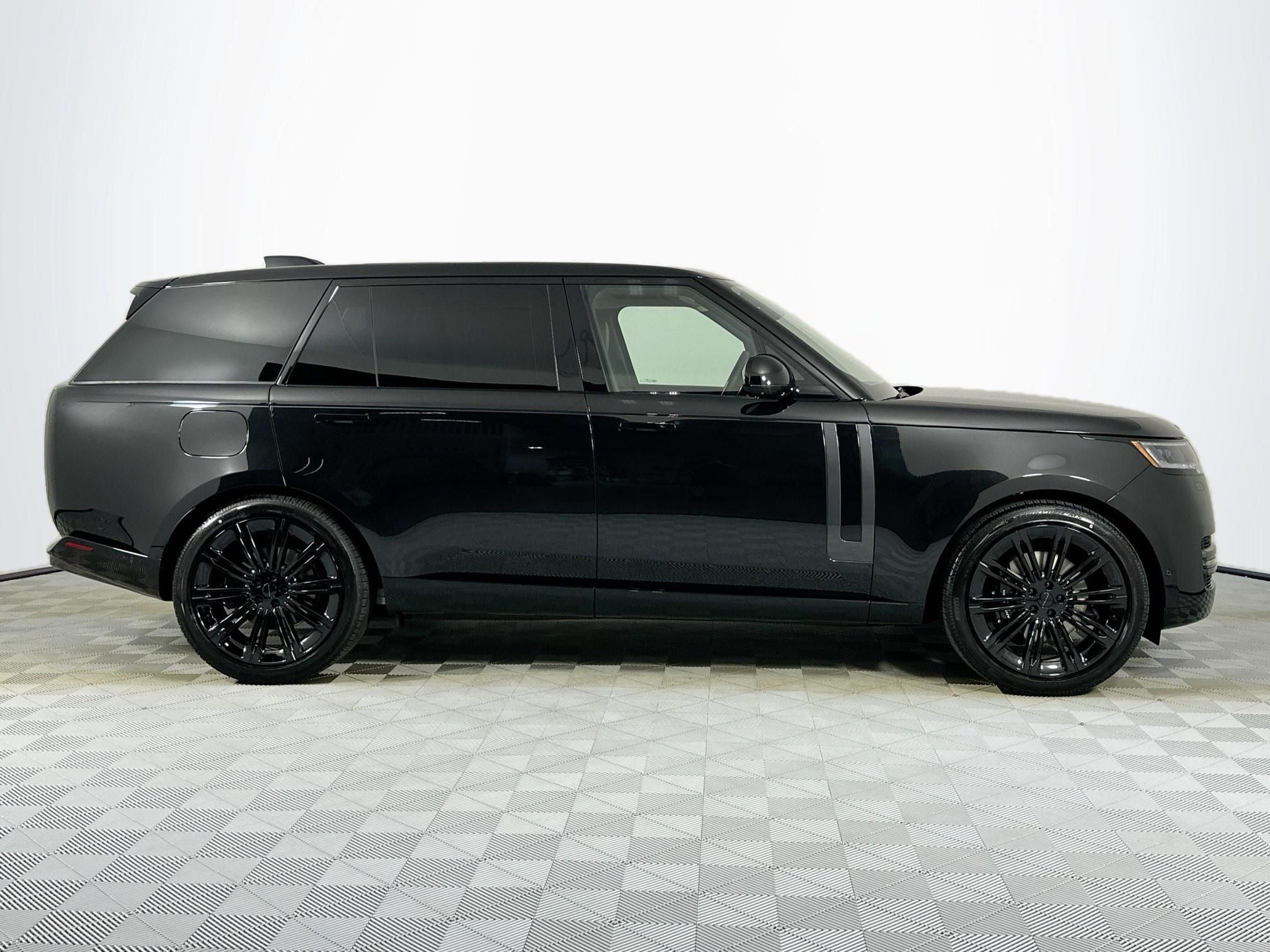 2026 Land Rover Range Rover SE LWB