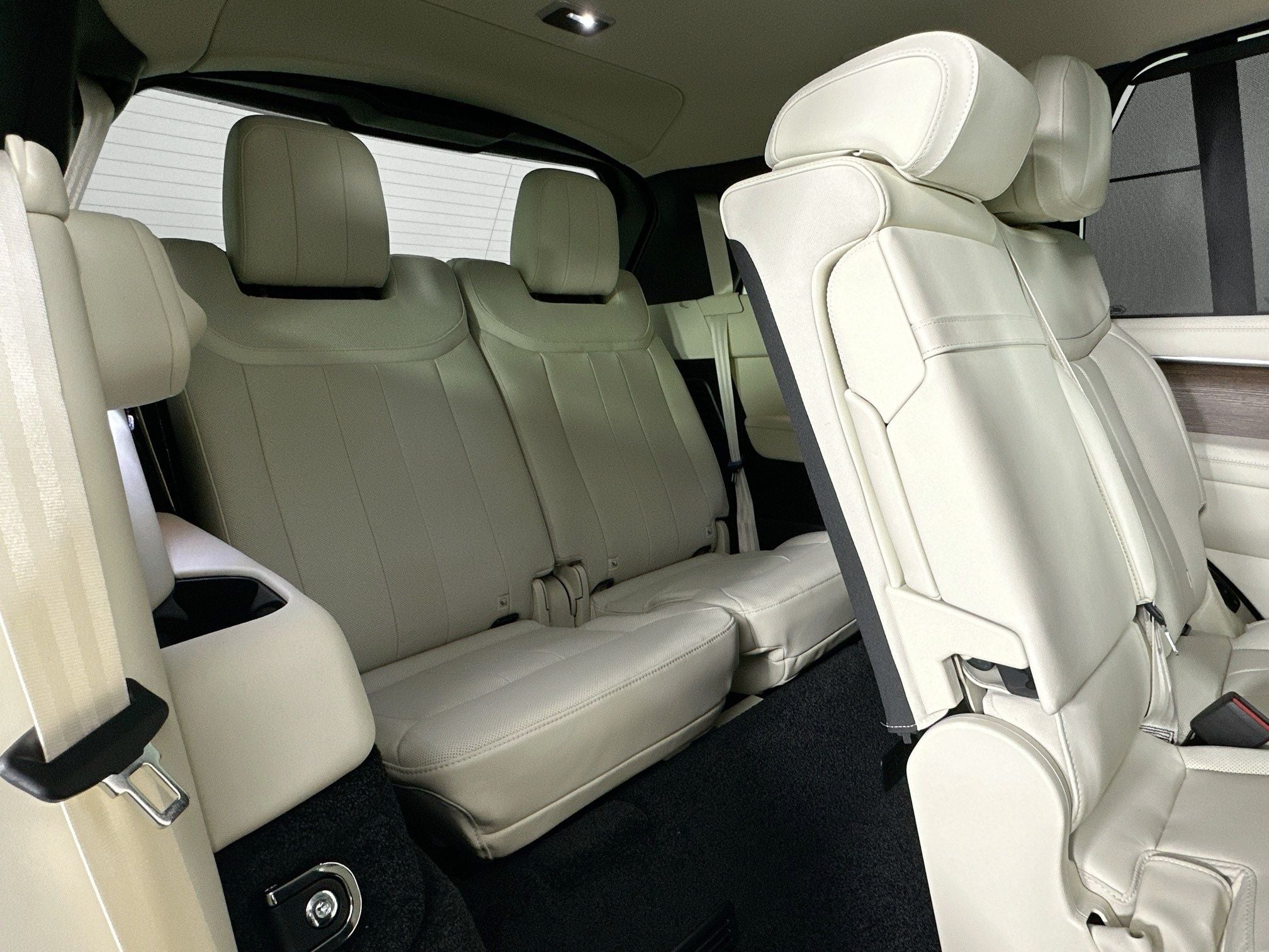 2026 Land Rover Range Rover SE LWB
