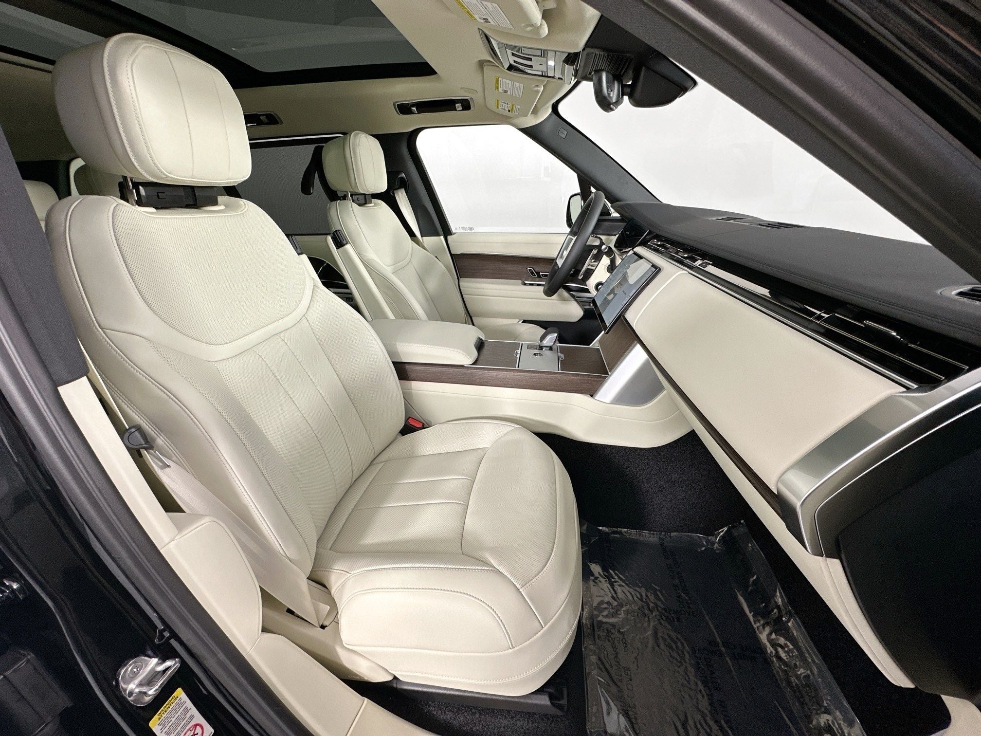 2026 Land Rover Range Rover SE LWB
