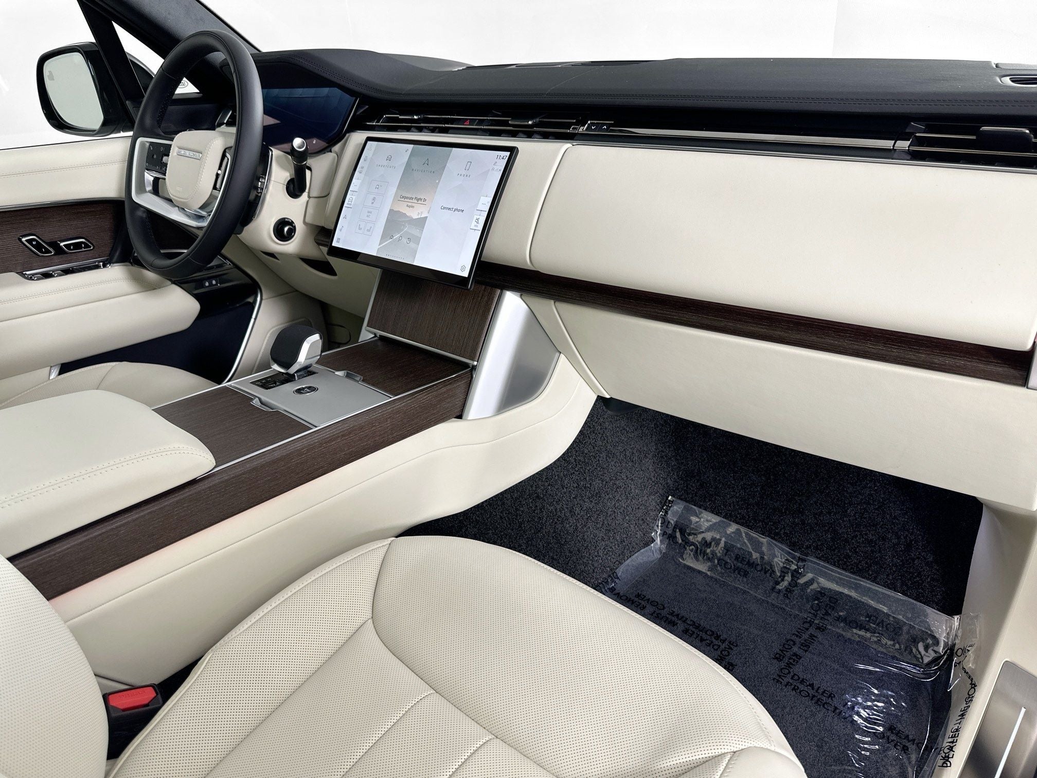 2026 Land Rover Range Rover SE LWB