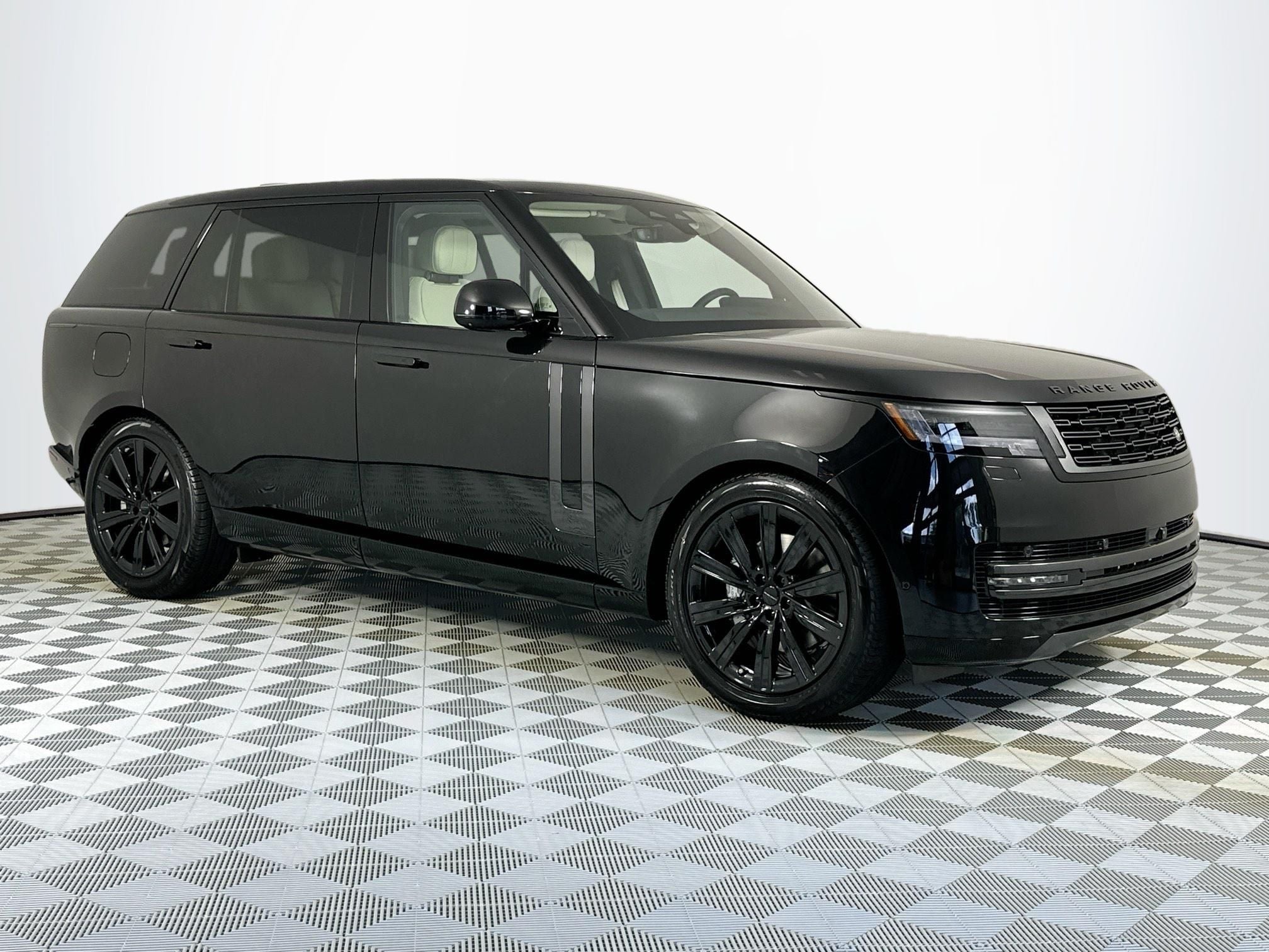 2026 Land Rover Range Rover SE LWB
