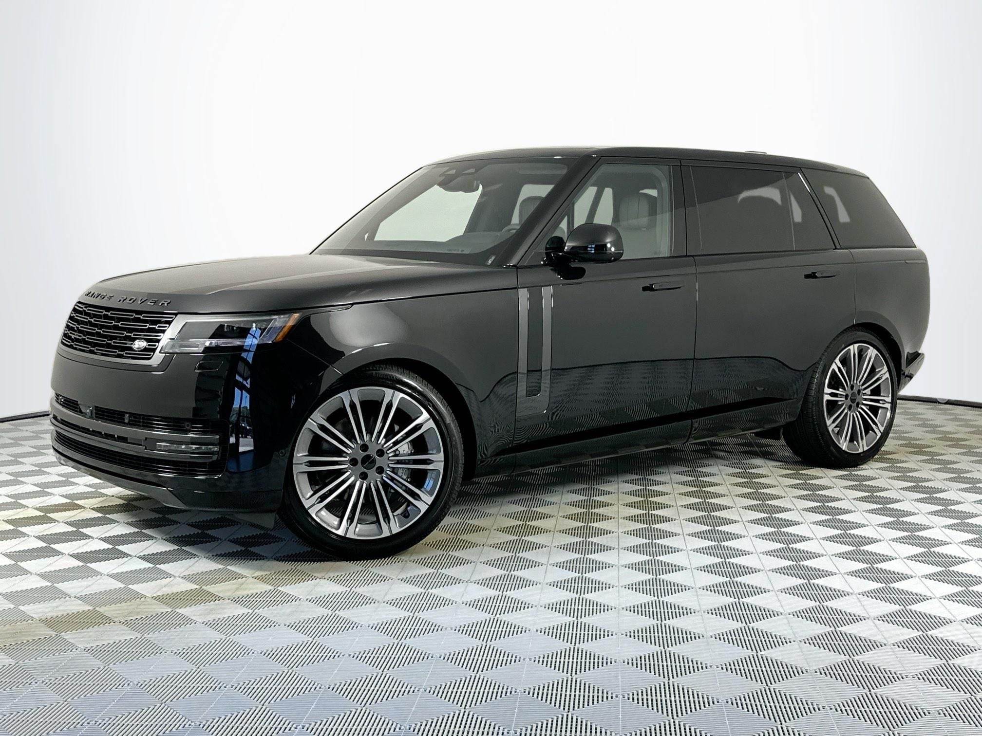 2026 Land Rover Range Rover SE LWB