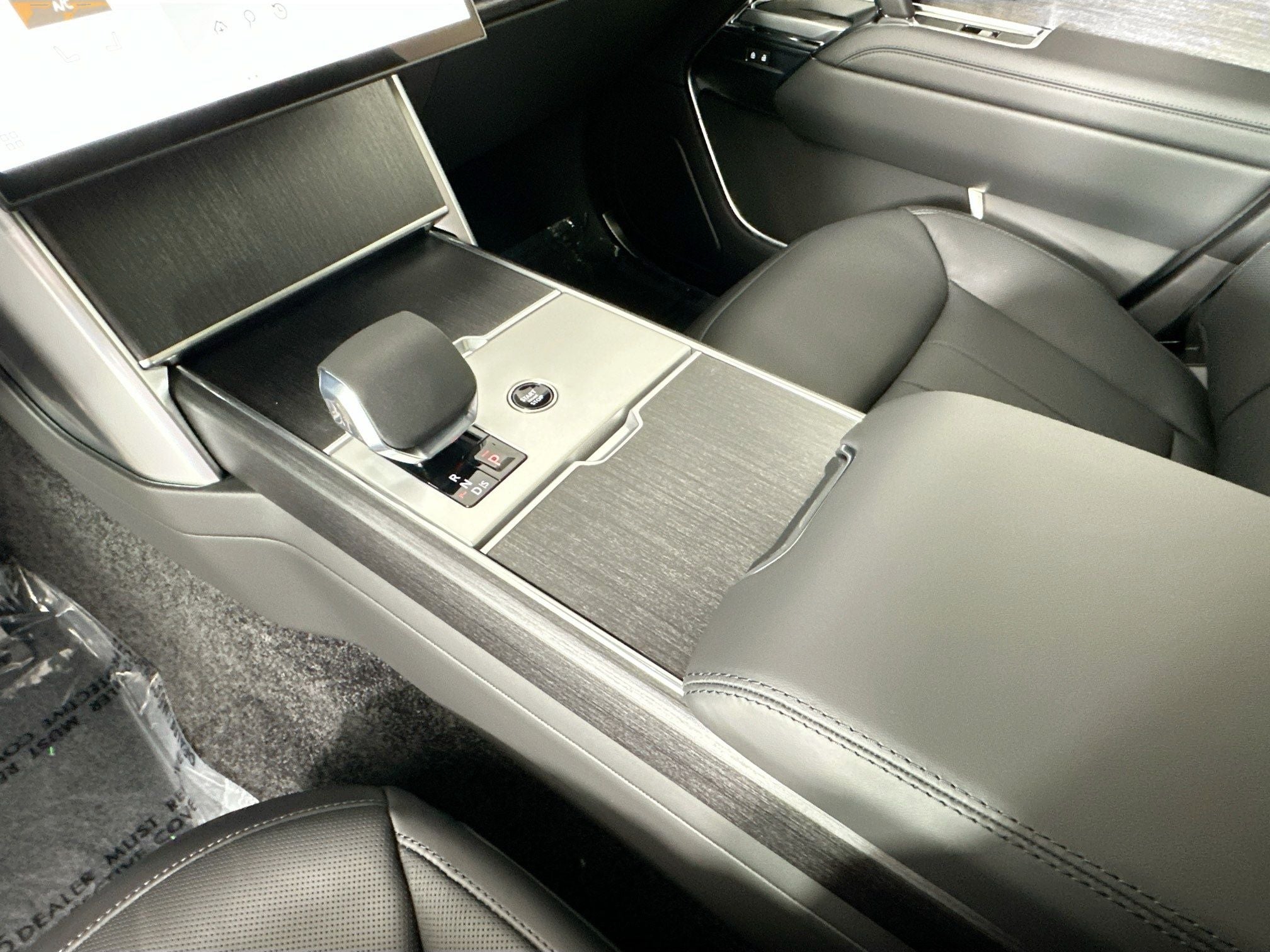 2026 Land Rover Range Rover SE LWB
