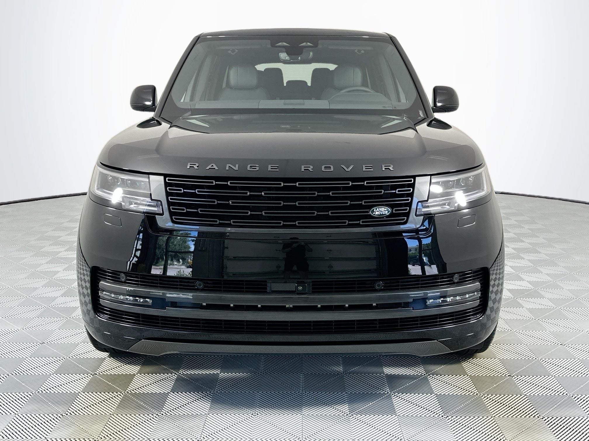 2026 Land Rover Range Rover SE LWB