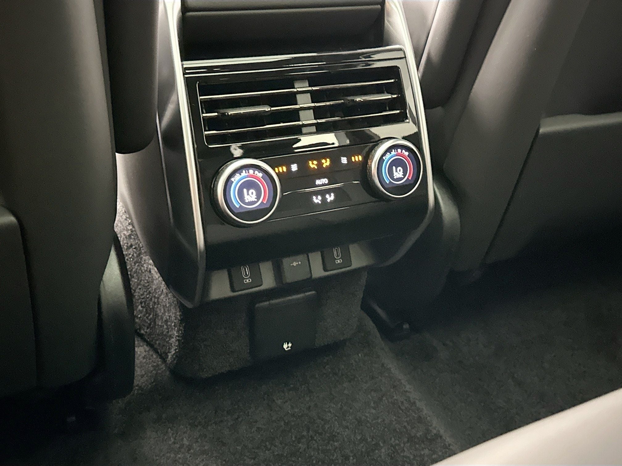 2026 Land Rover Range Rover SE LWB