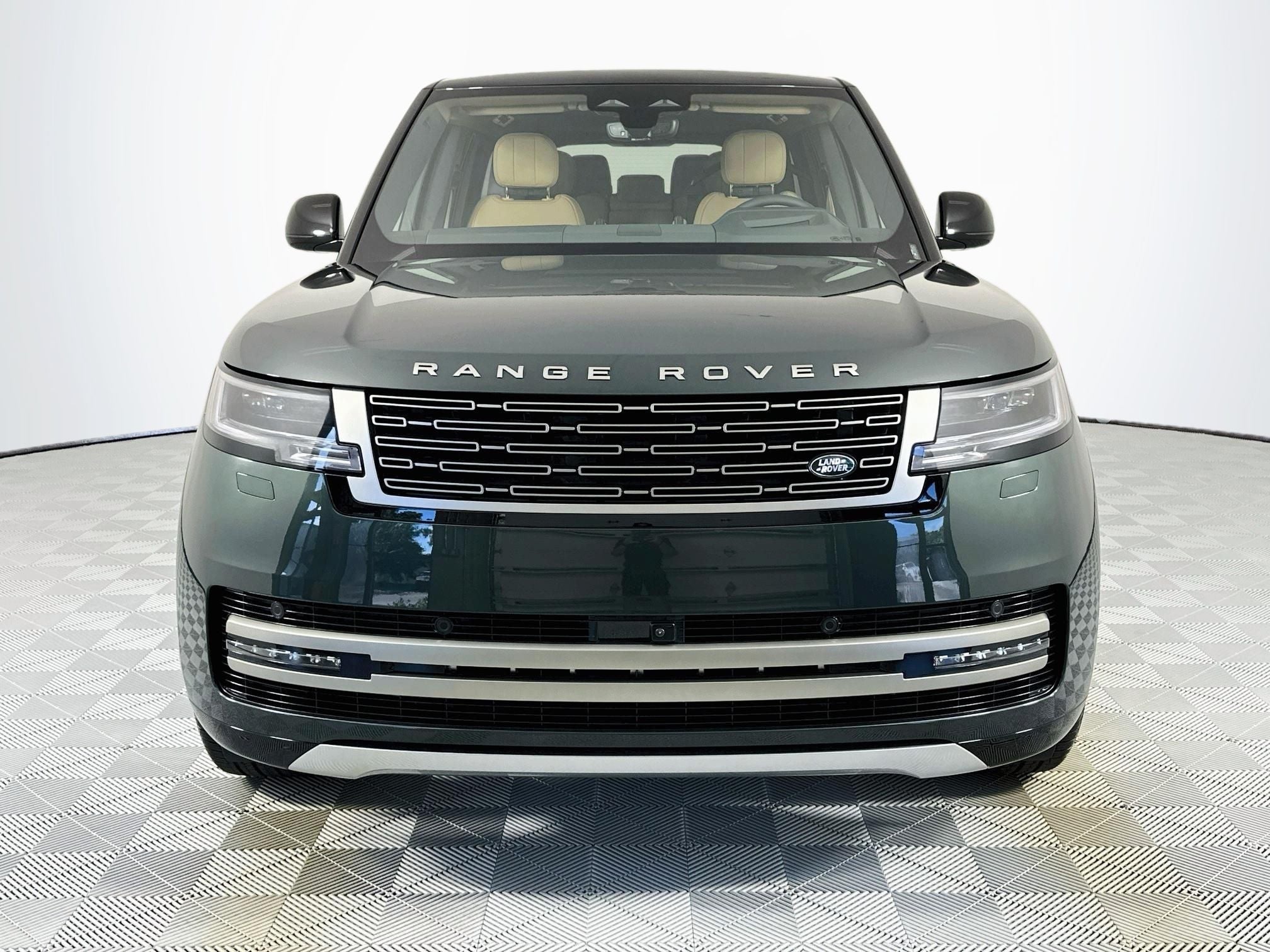 2027 Land Rover Range Rover SE LWB