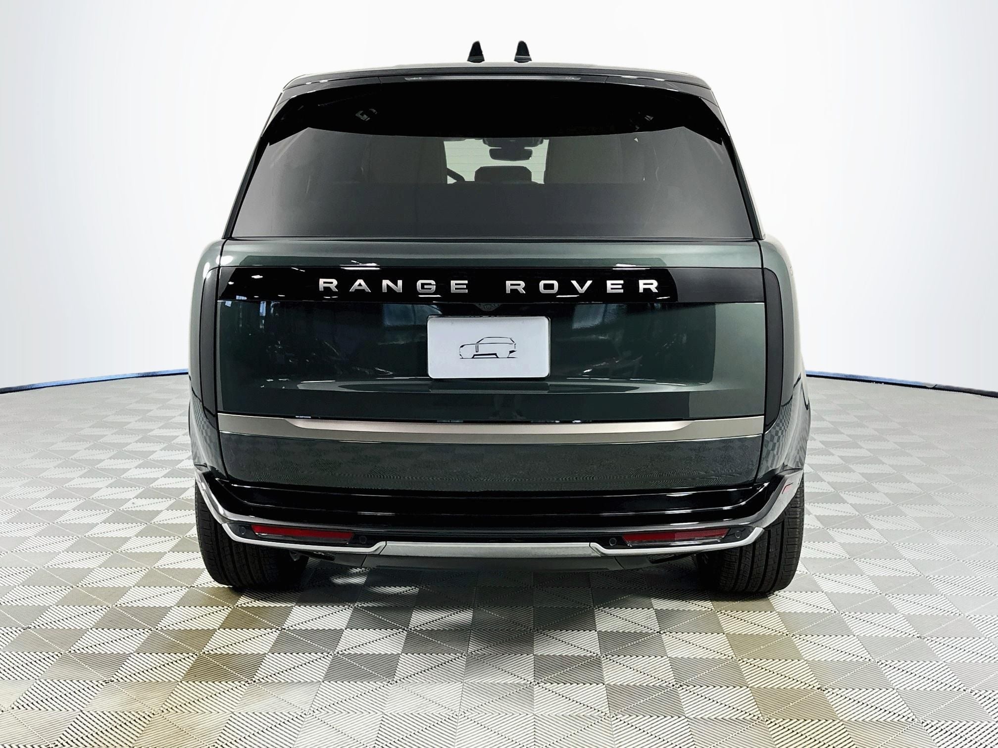 2027 Land Rover Range Rover SE LWB