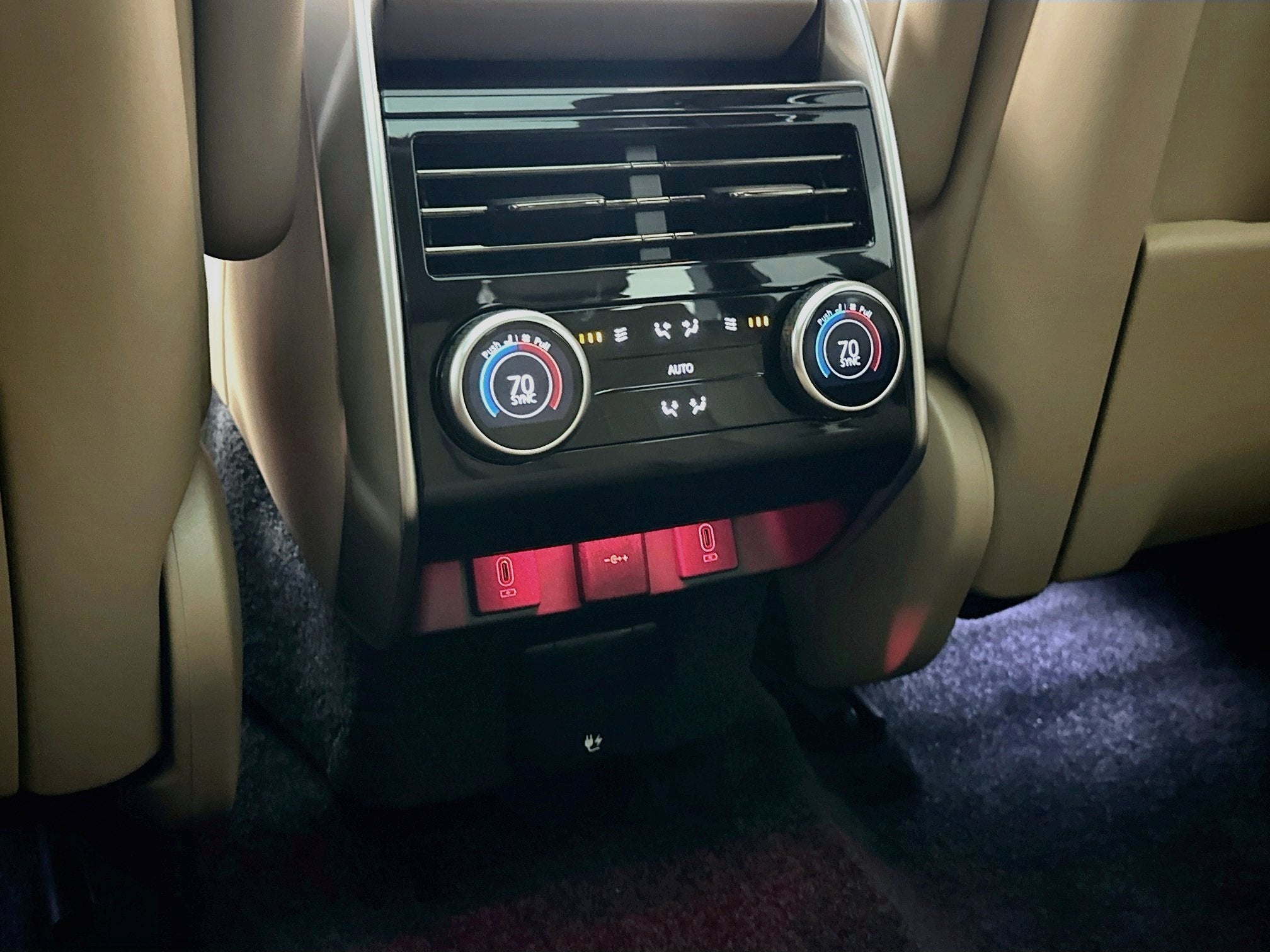 2027 Land Rover Range Rover SE LWB
