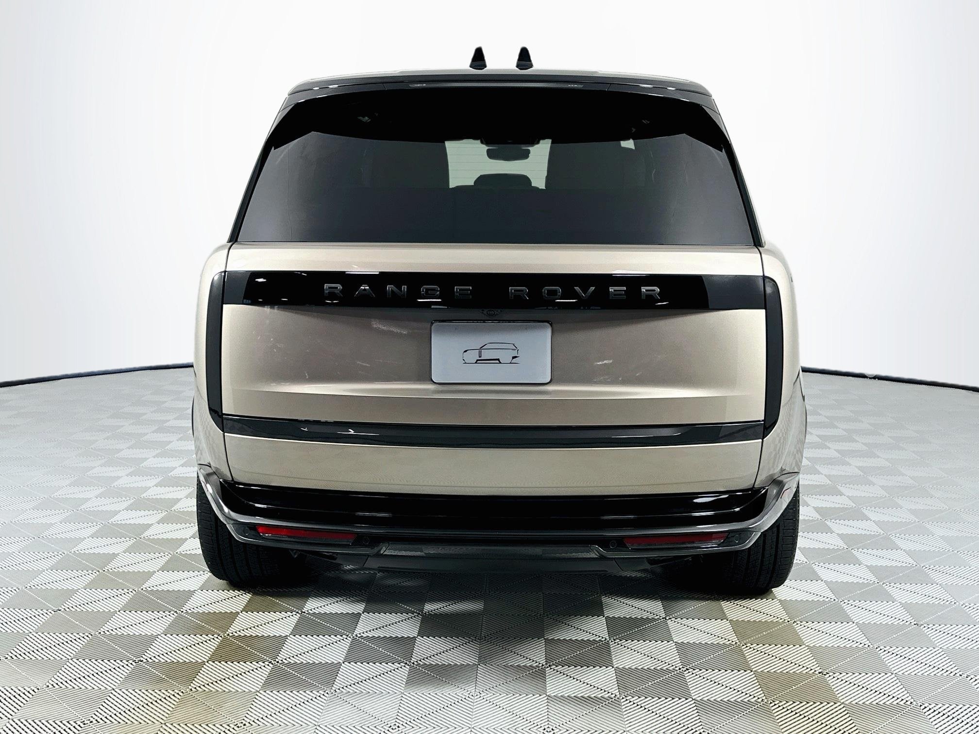 2027 Land Rover Range Rover SE LWB