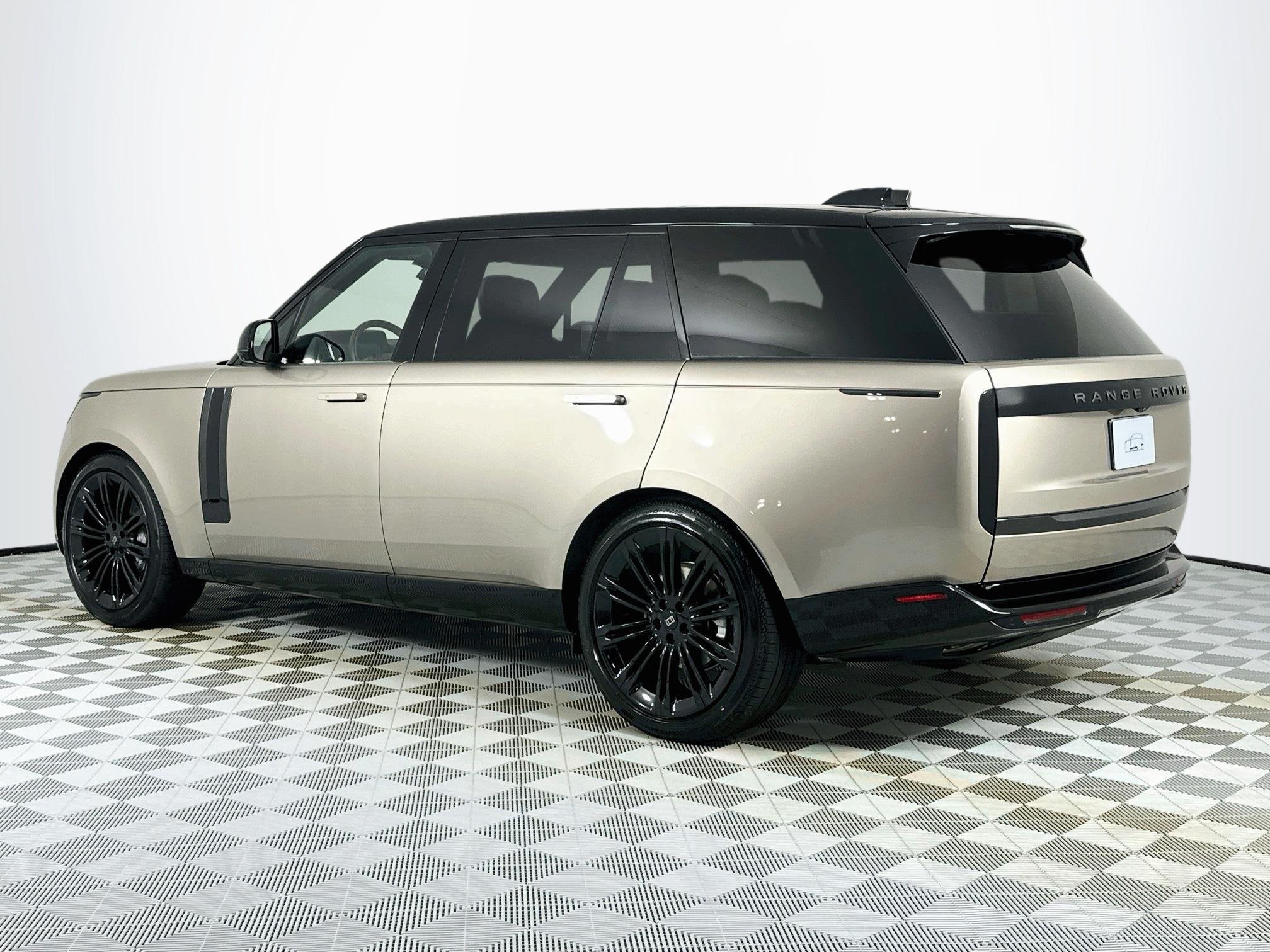 2027 Land Rover Range Rover SE LWB