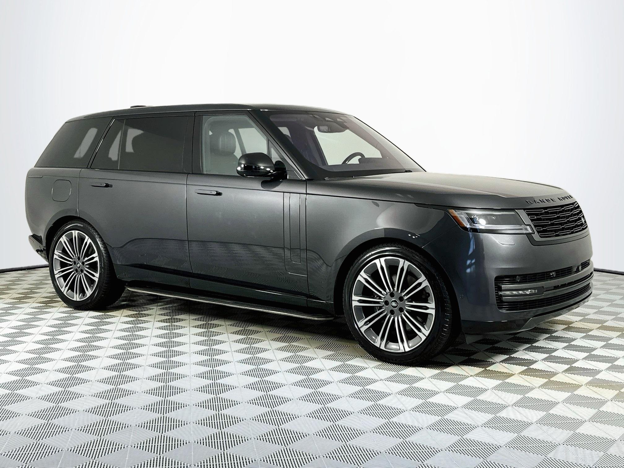 2023 Land Rover Range Rover SE LWB