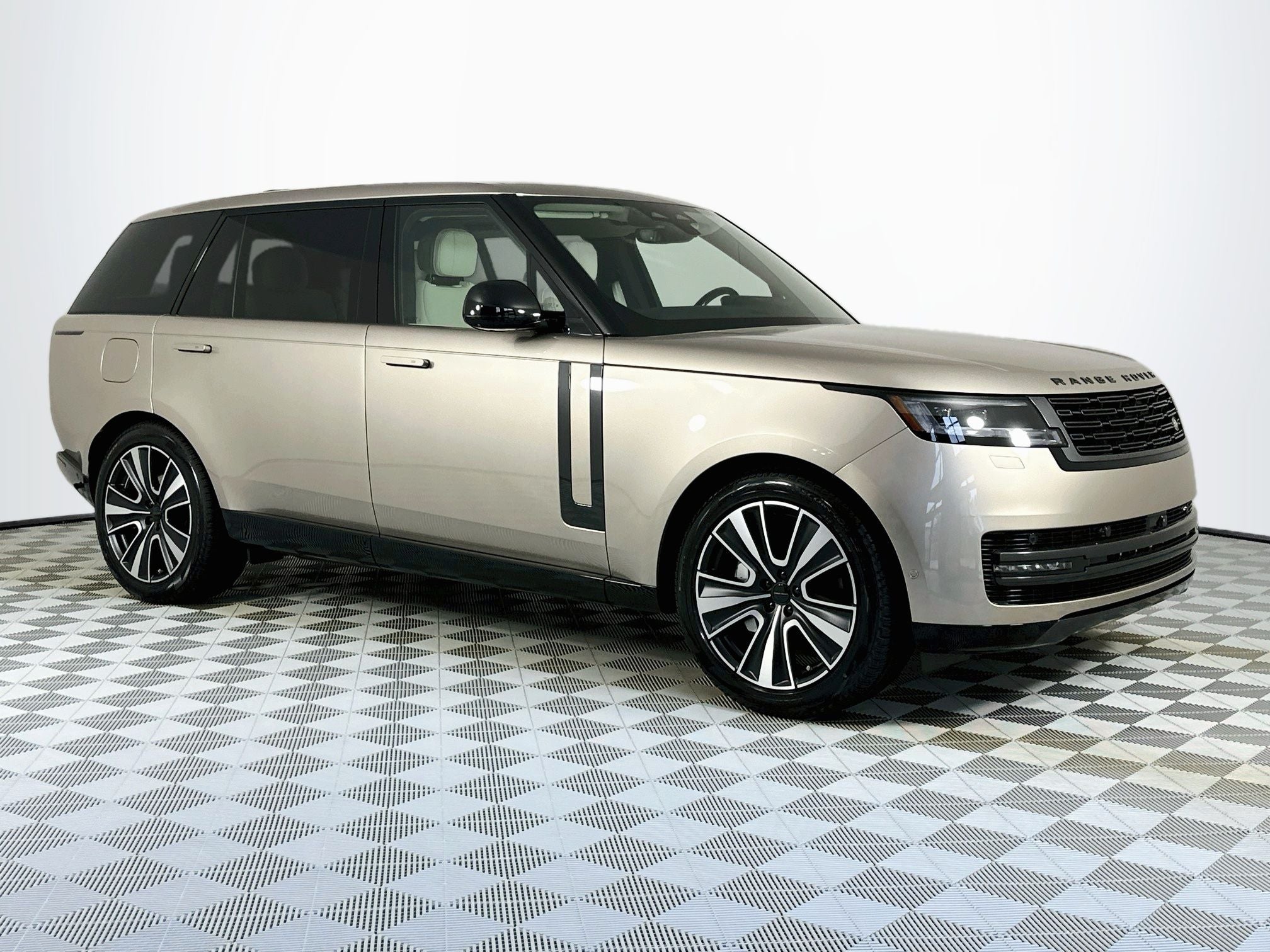 2026 Land Rover Range Rover SE LWB