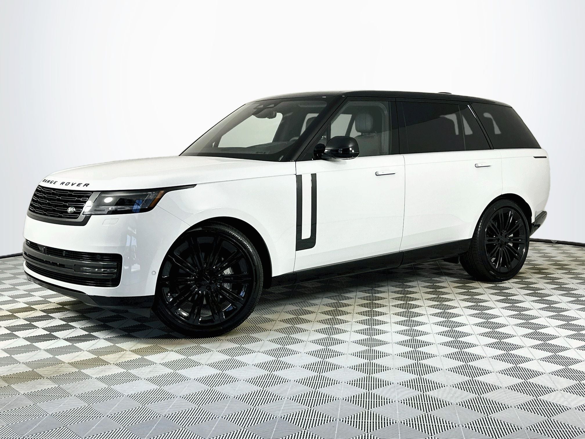2026 Land Rover Range Rover SE LWB