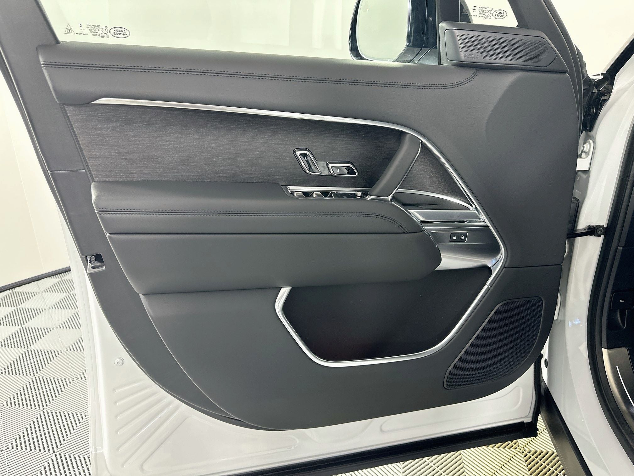 2026 Land Rover Range Rover SE LWB