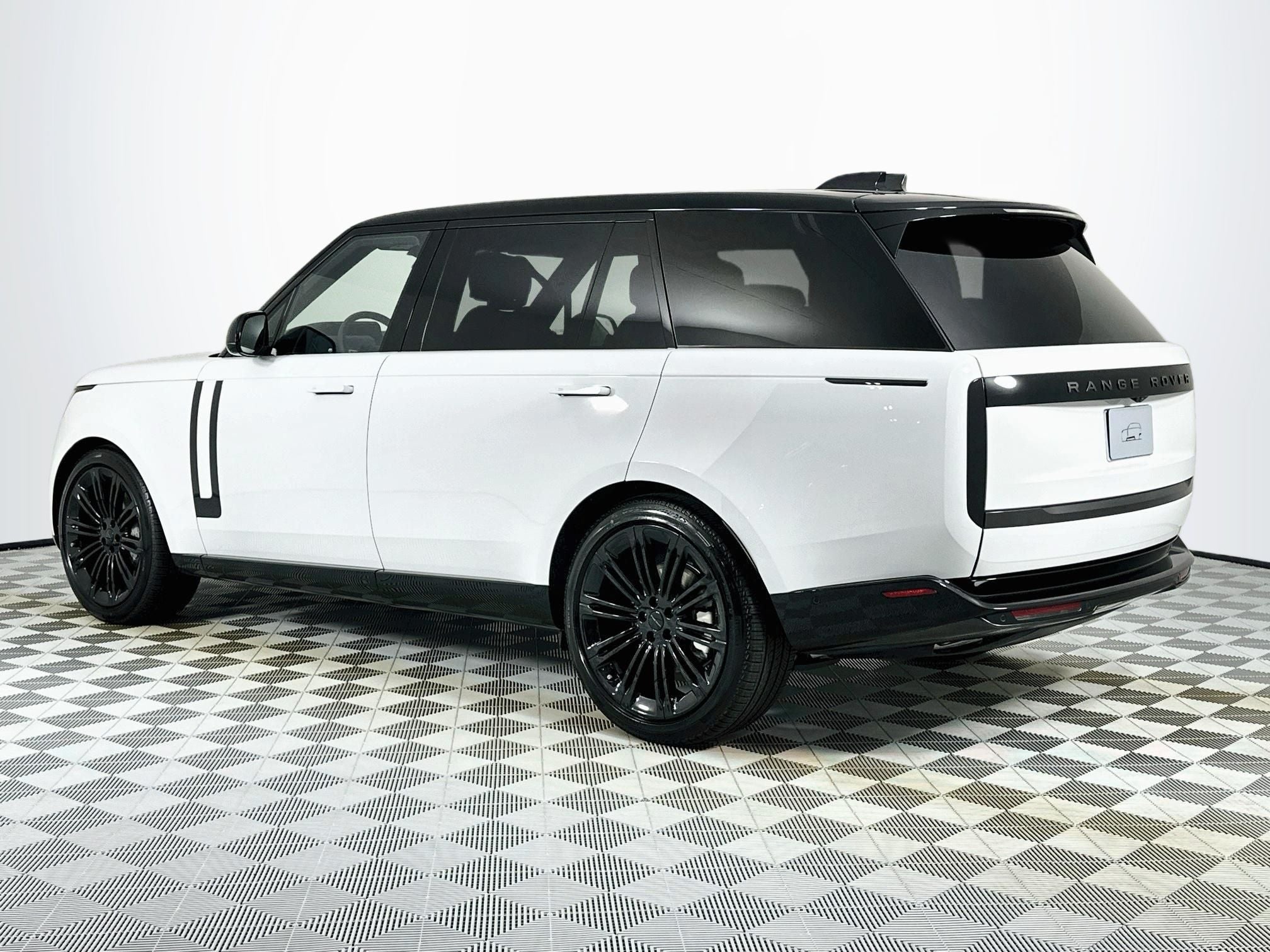 2026 Land Rover Range Rover SE LWB