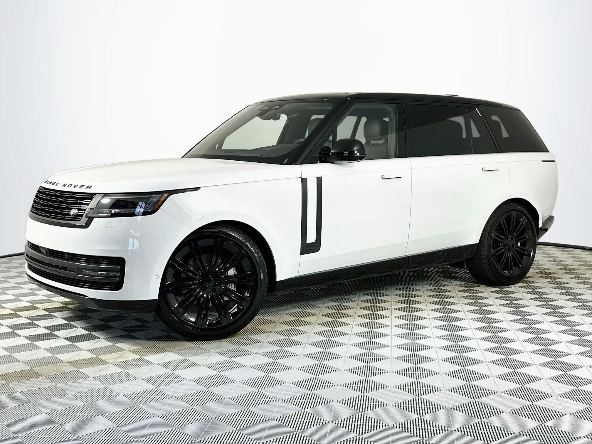 2026 Land Rover Range Rover SE LWB