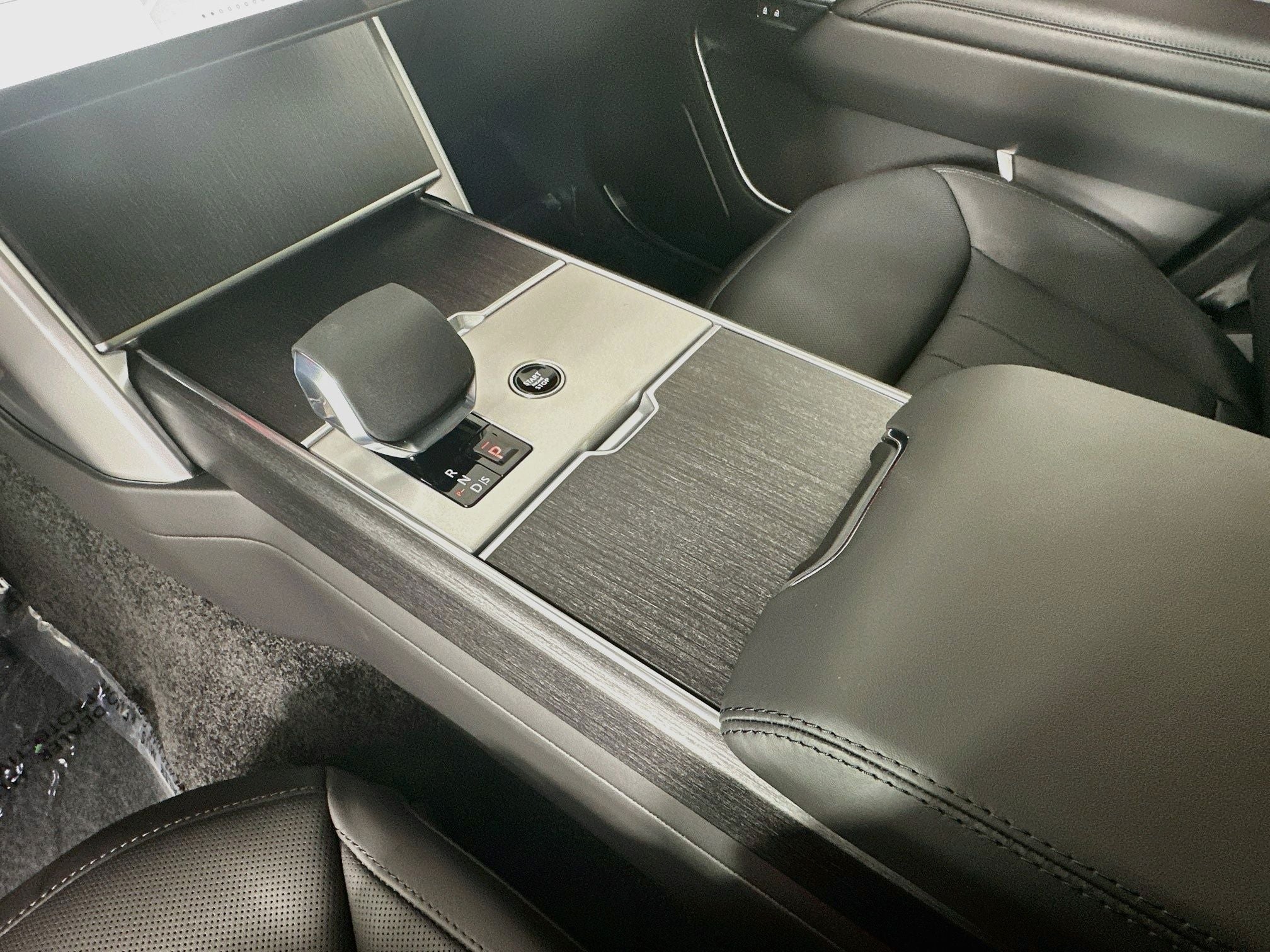 2026 Land Rover Range Rover SE LWB
