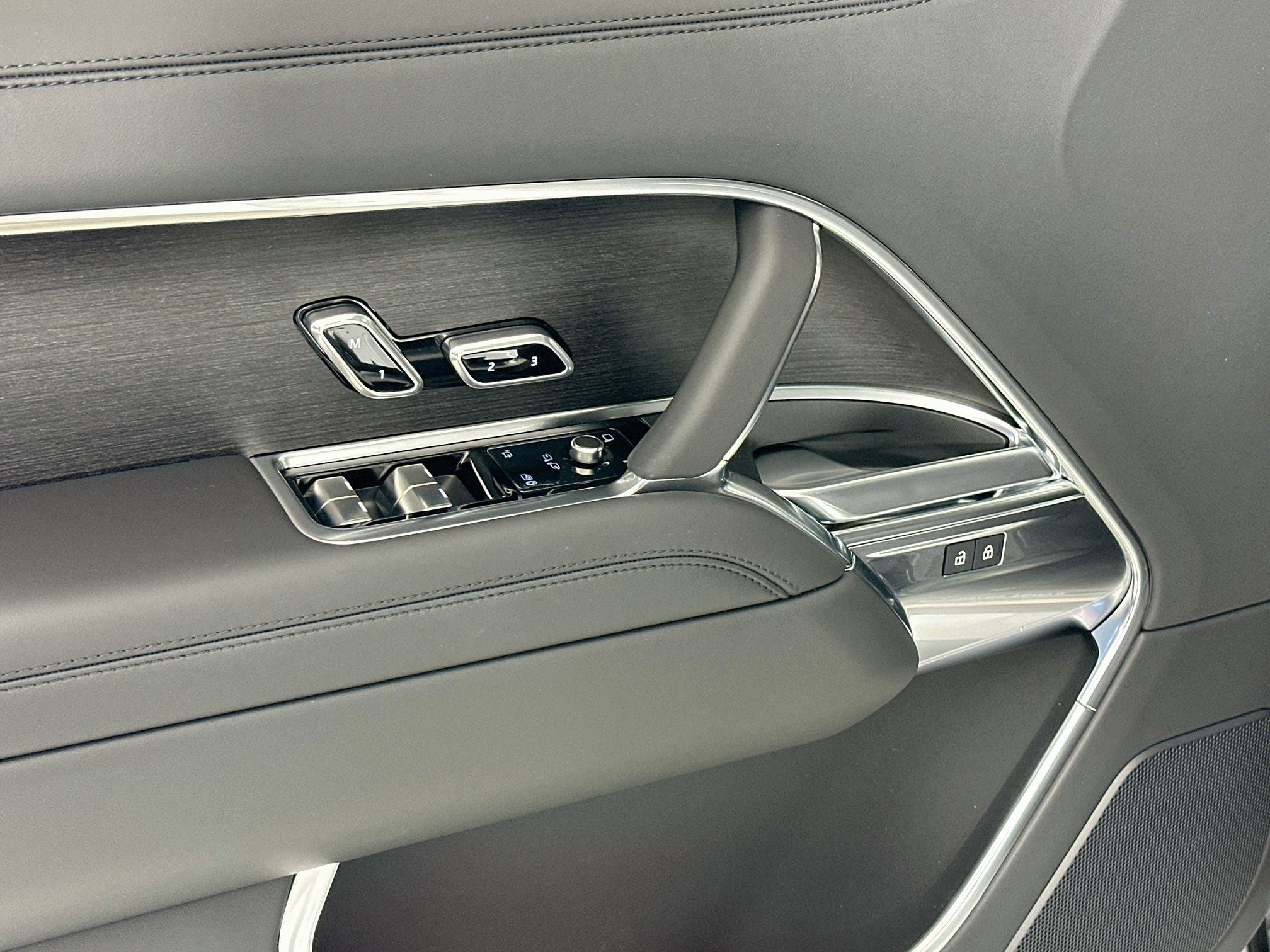 2026 Land Rover Range Rover SE LWB