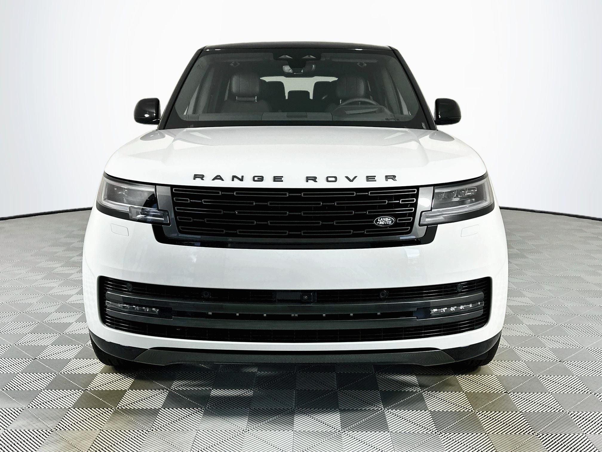 2026 Land Rover Range Rover SE LWB