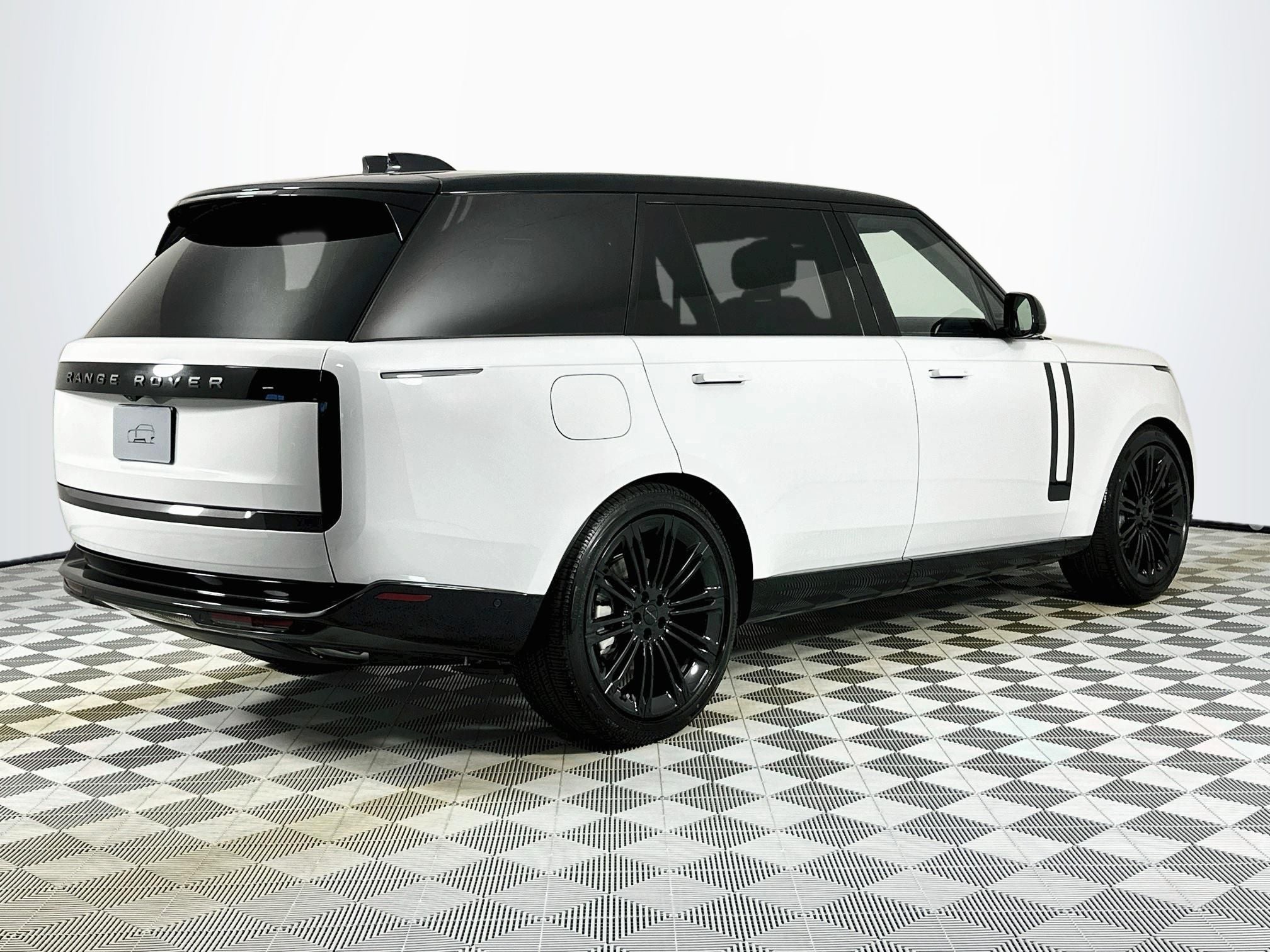2026 Land Rover Range Rover SE LWB