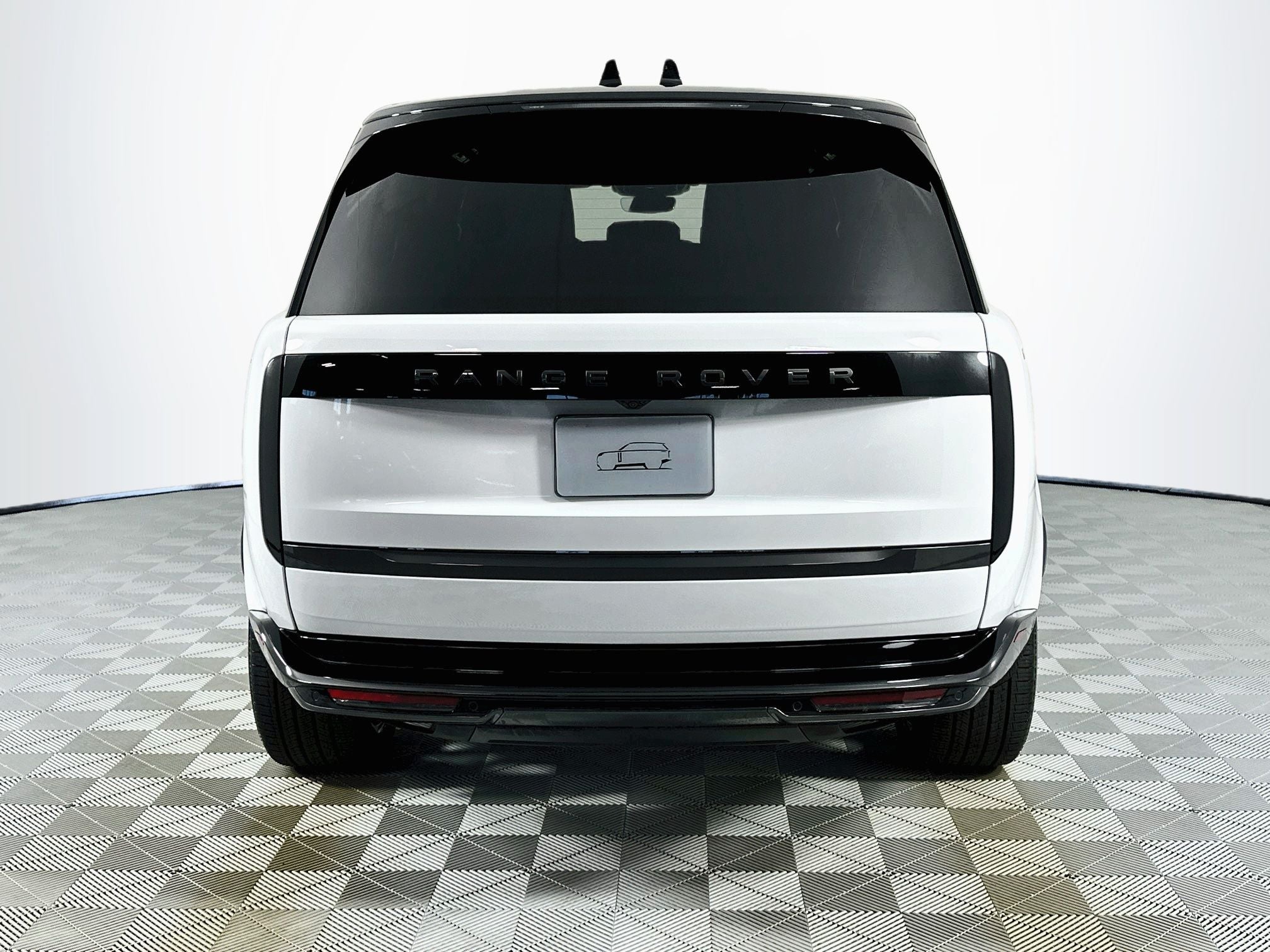 2026 Land Rover Range Rover SE LWB