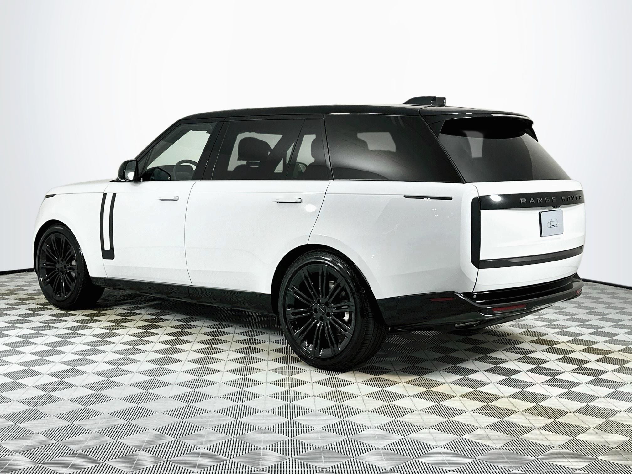 2026 Land Rover Range Rover SE LWB