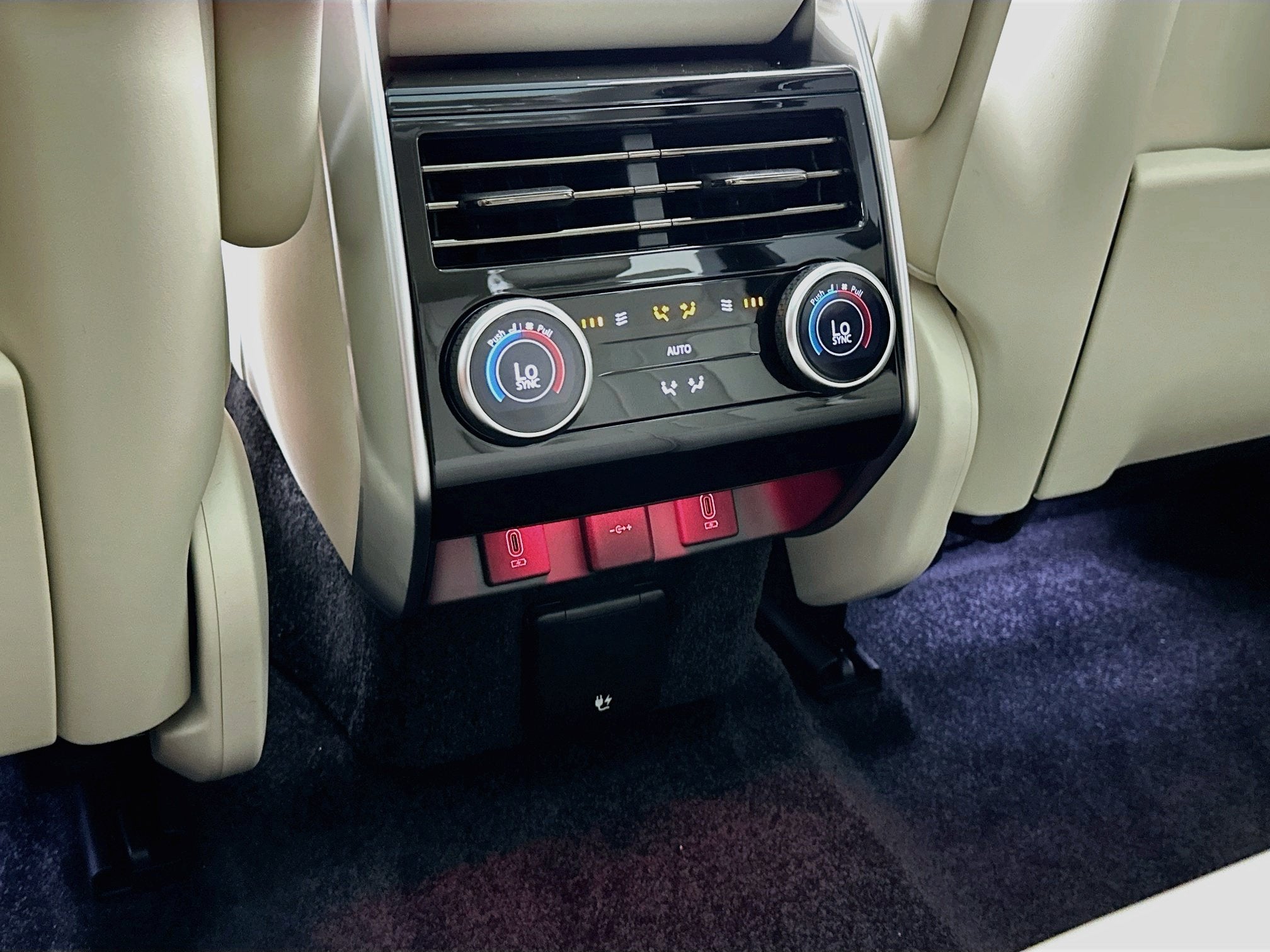 2027 Land Rover Range Rover SE LWB
