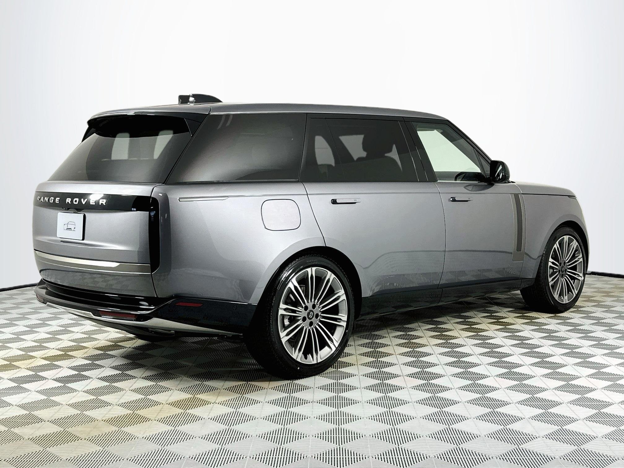 2027 Land Rover Range Rover SE LWB