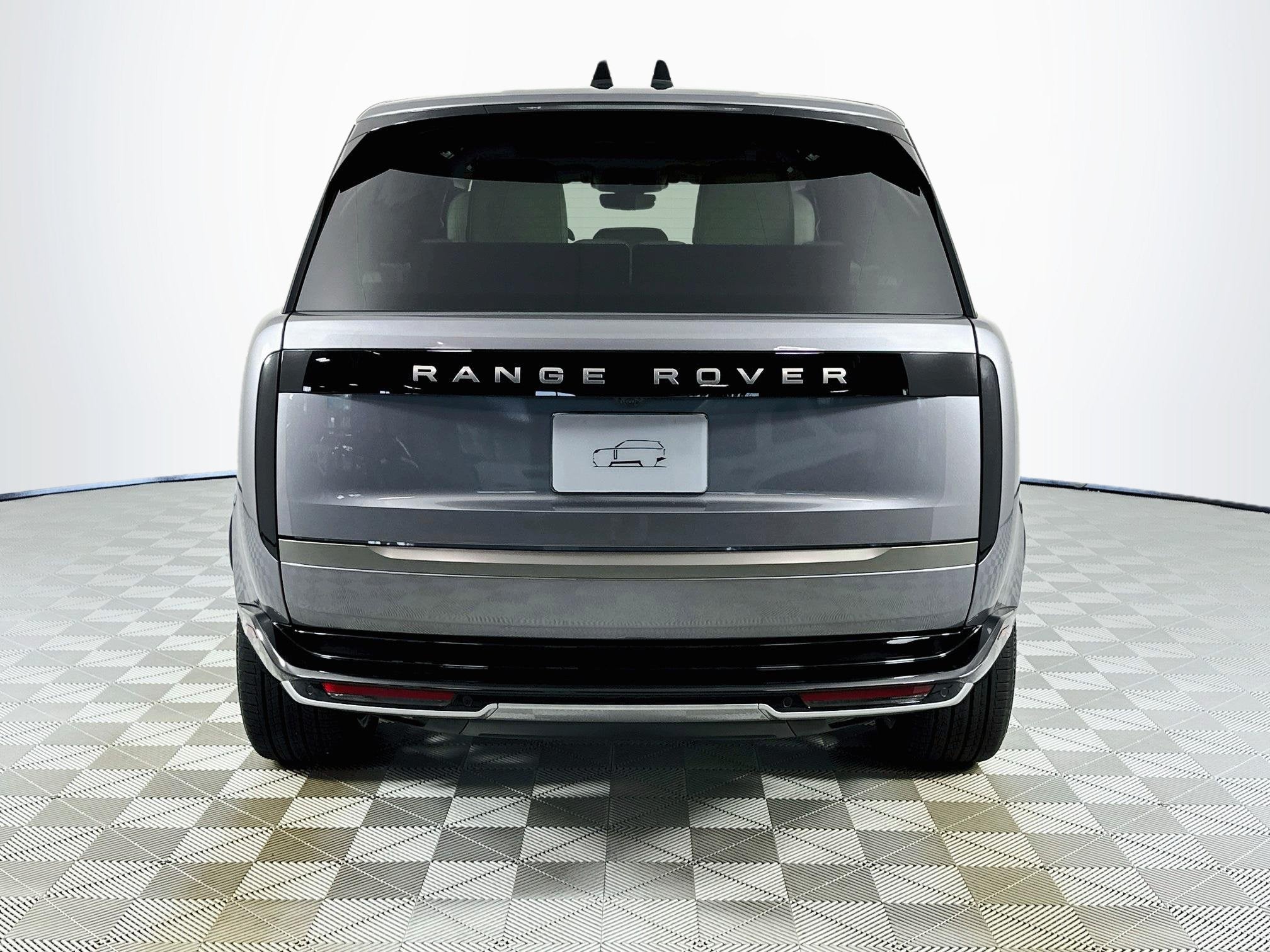 2027 Land Rover Range Rover SE LWB