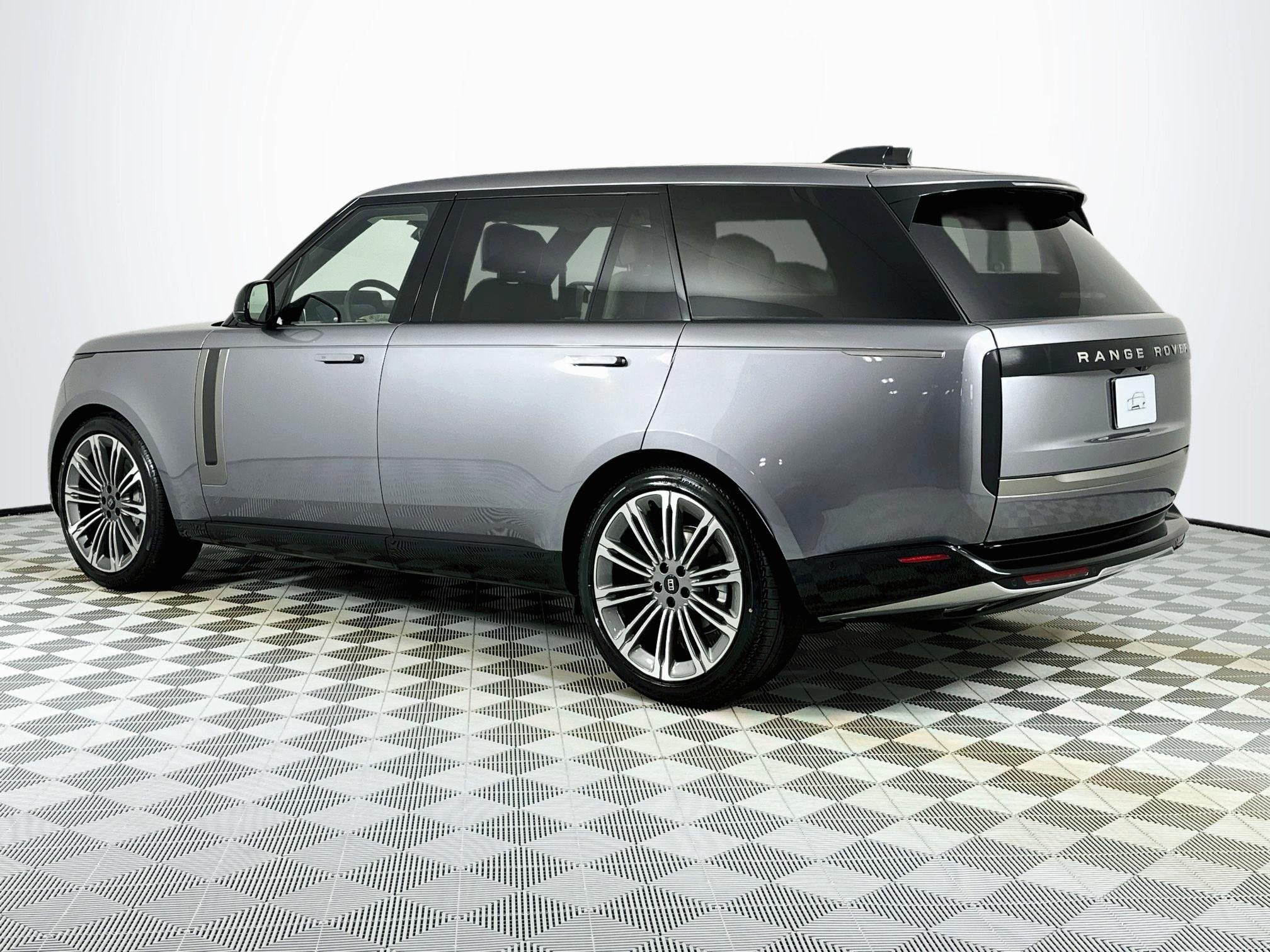 2027 Land Rover Range Rover SE LWB