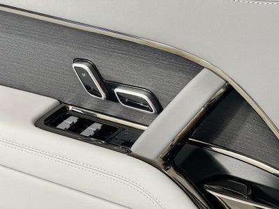 2026 Land Rover Range Rover SV