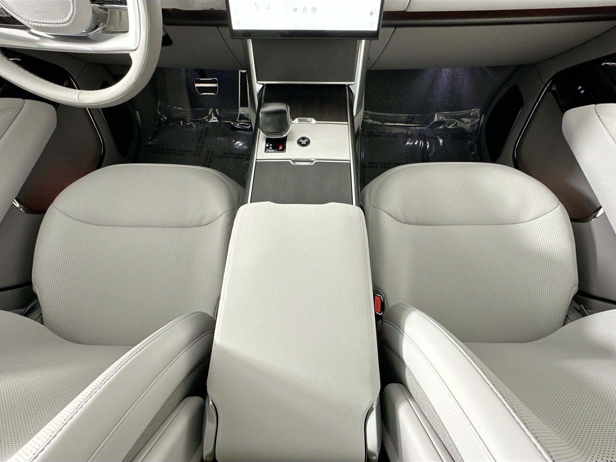 2026 Land Rover Range Rover SV