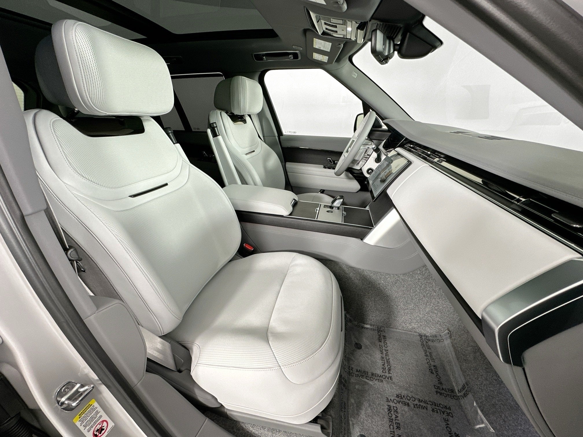 2026 Land Rover Range Rover SV