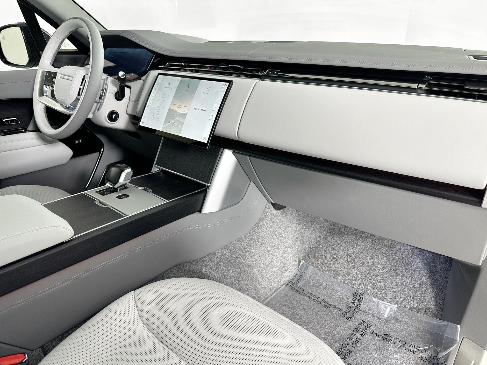 2026 Land Rover Range Rover SV