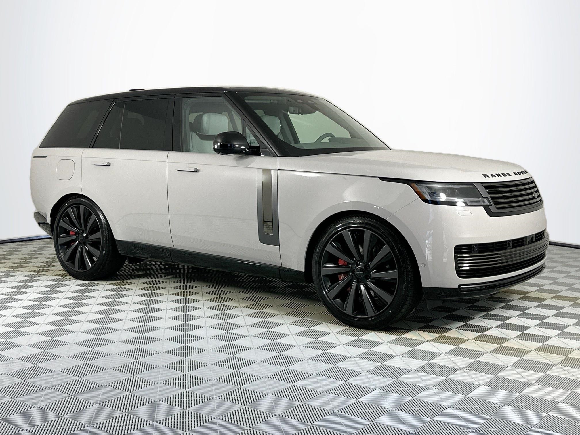 2026 Land Rover Range Rover SV