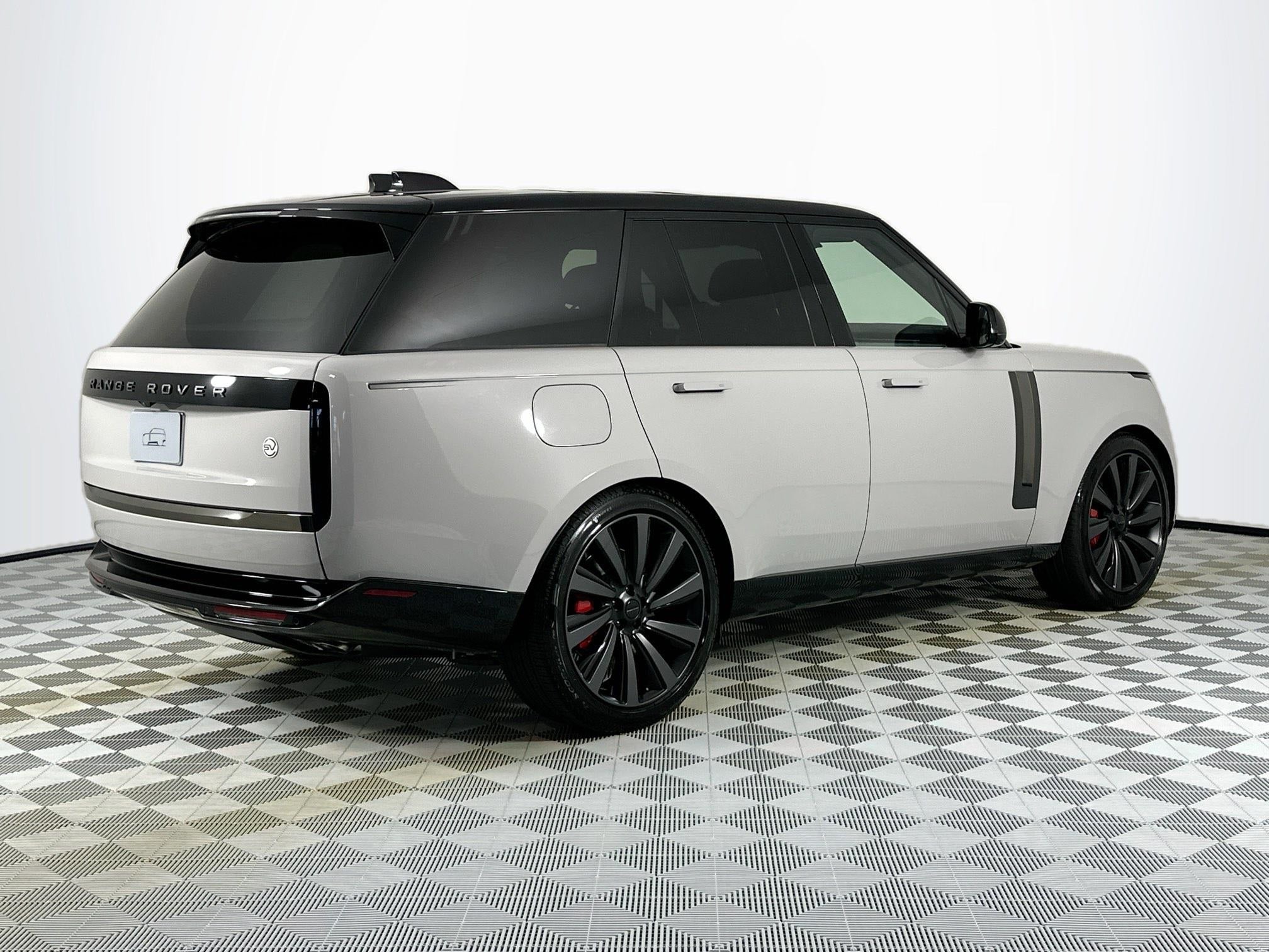 2026 Land Rover Range Rover SV