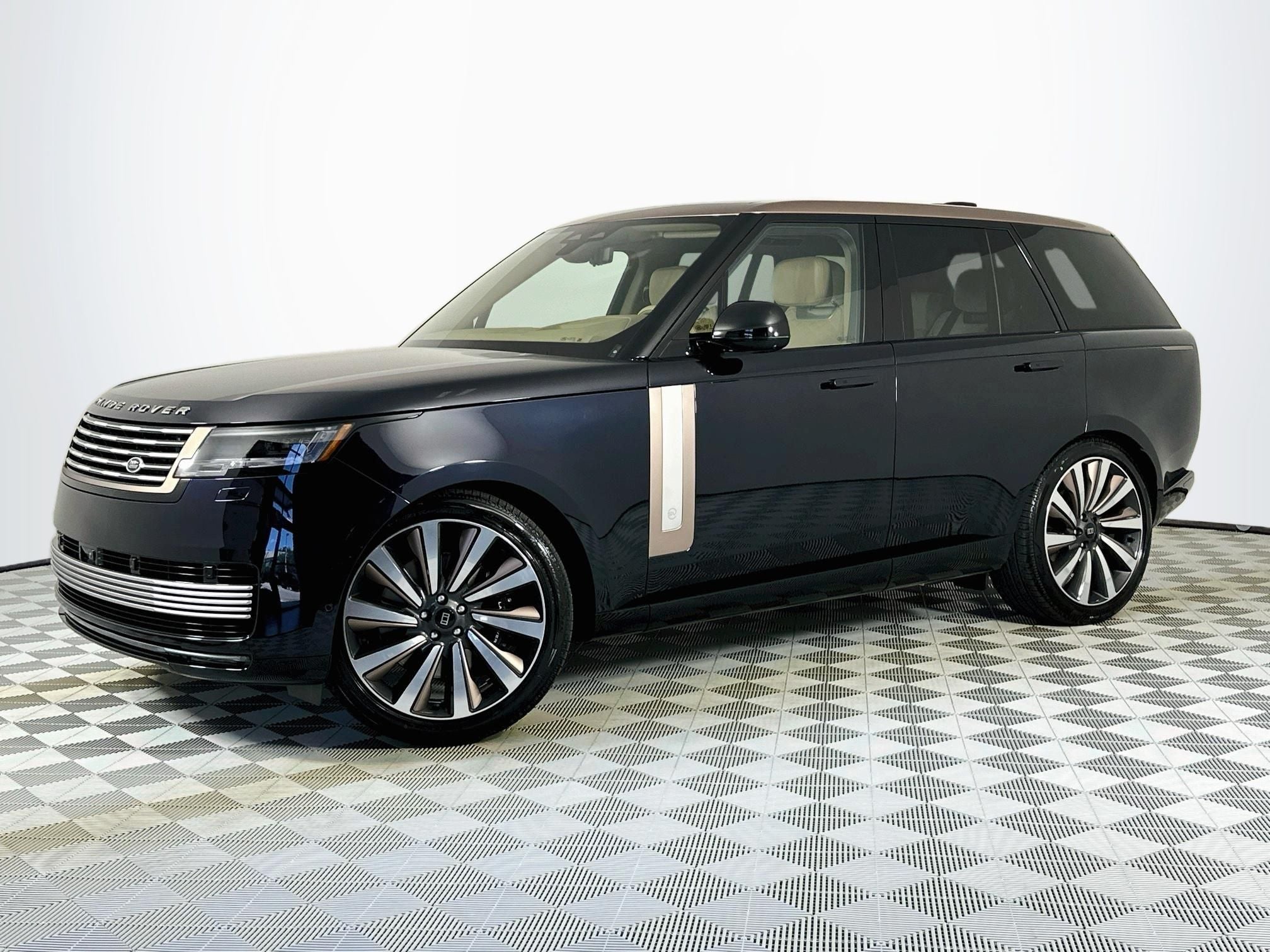 2027 Land Rover Range Rover SV