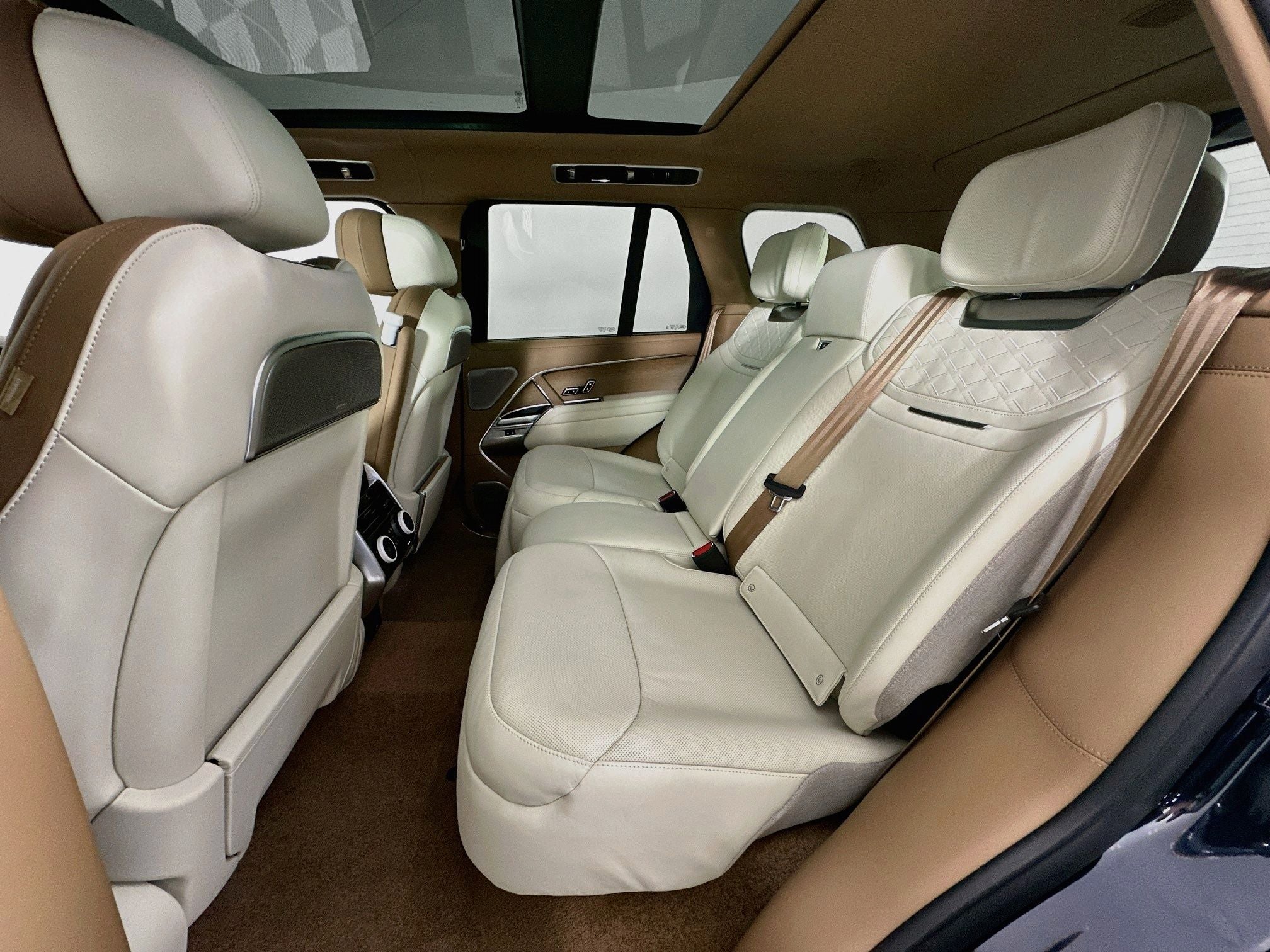 2027 Land Rover Range Rover SV