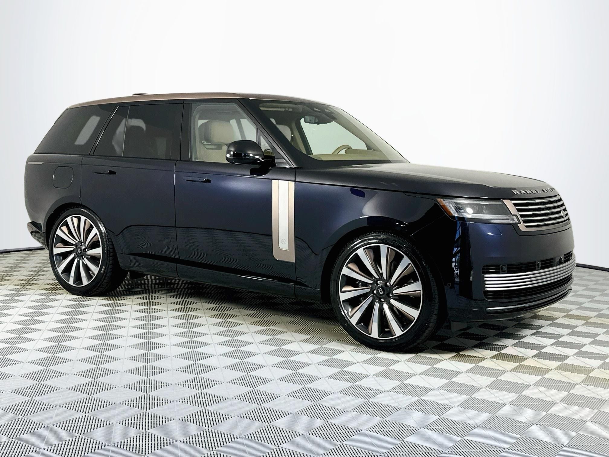 2027 Land Rover Range Rover SV