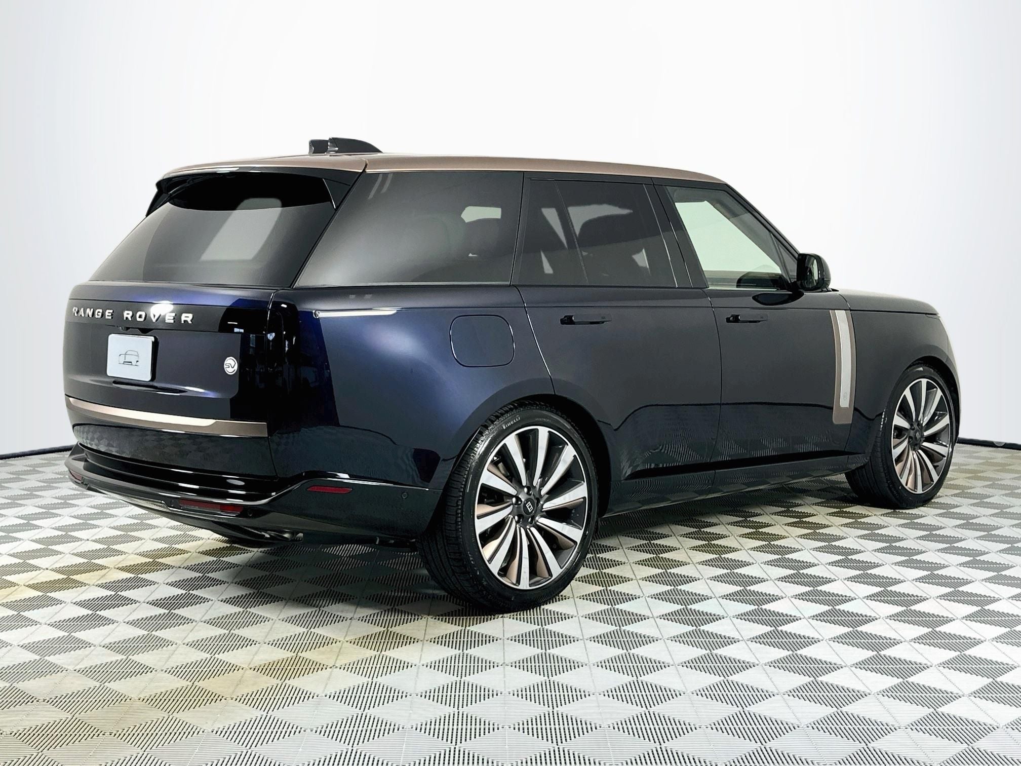 2027 Land Rover Range Rover SV