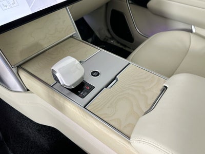 2026 Land Rover Range Rover SV LWB