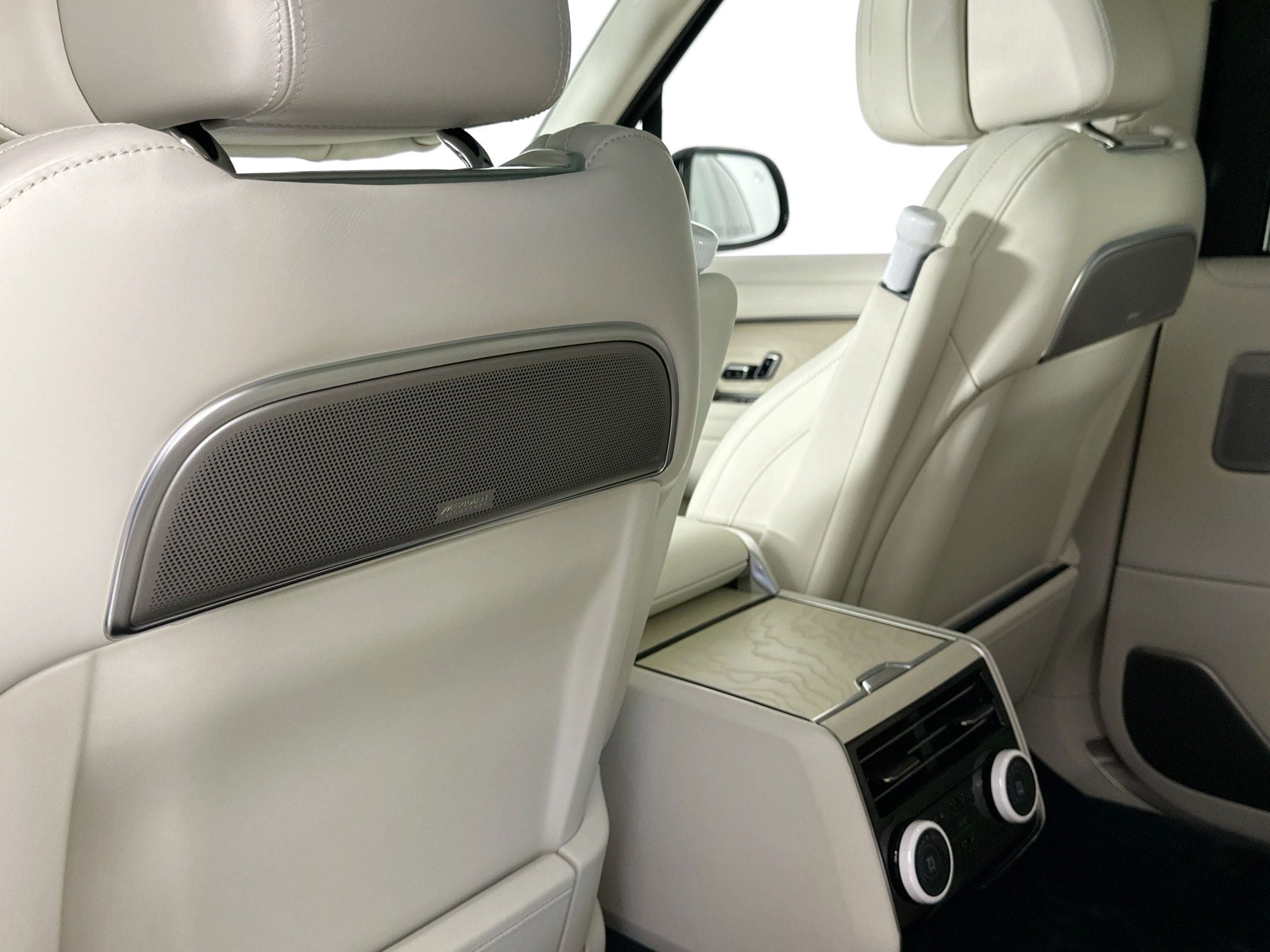 2026 Land Rover Range Rover SV LWB