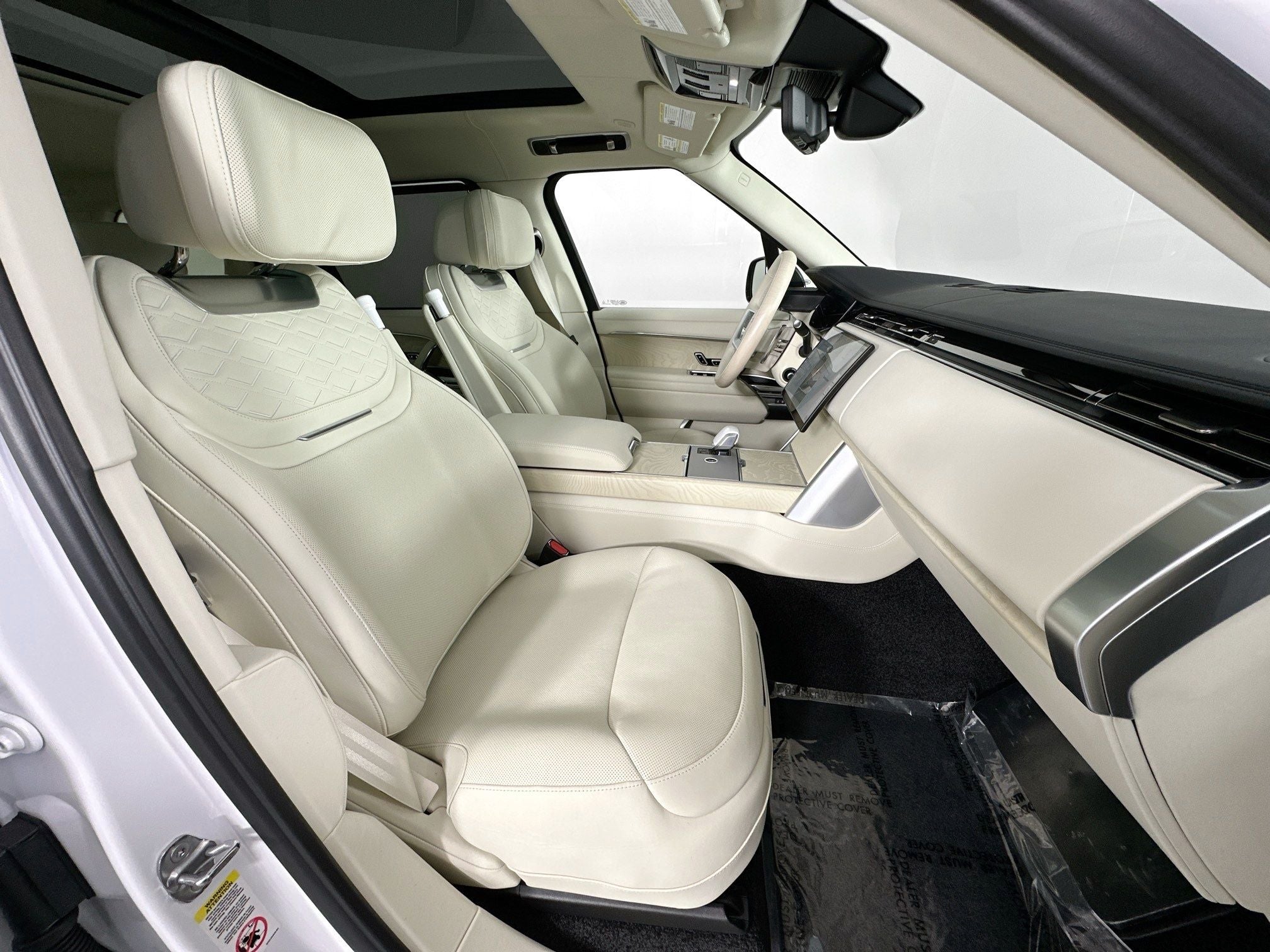 2026 Land Rover Range Rover SV LWB