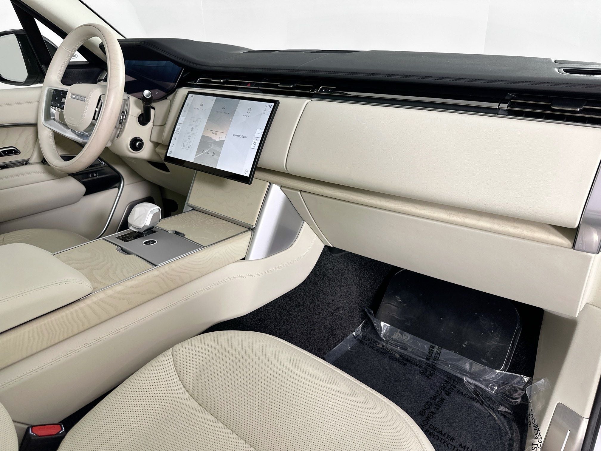 2026 Land Rover Range Rover SV LWB