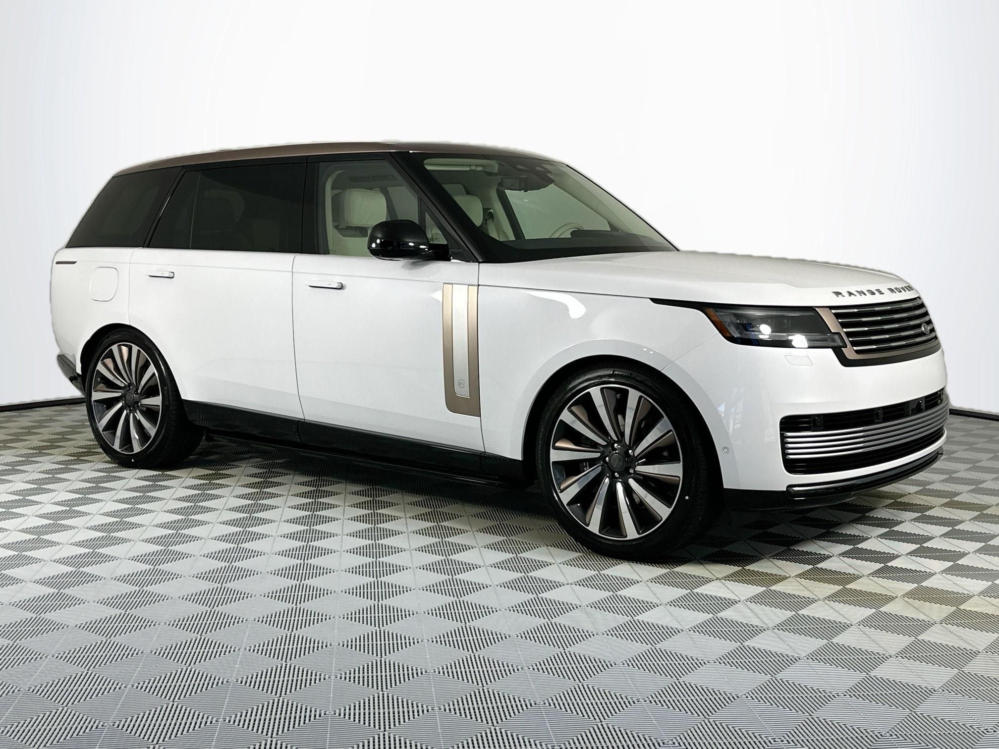2026 Land Rover Range Rover SV LWB