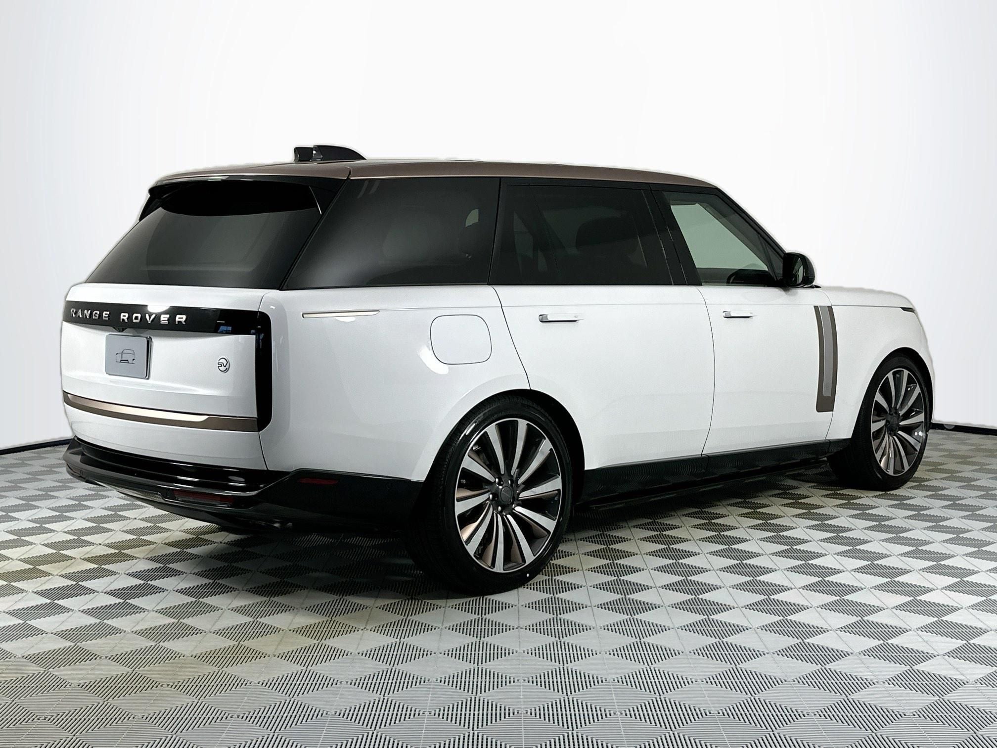 2026 Land Rover Range Rover SV LWB