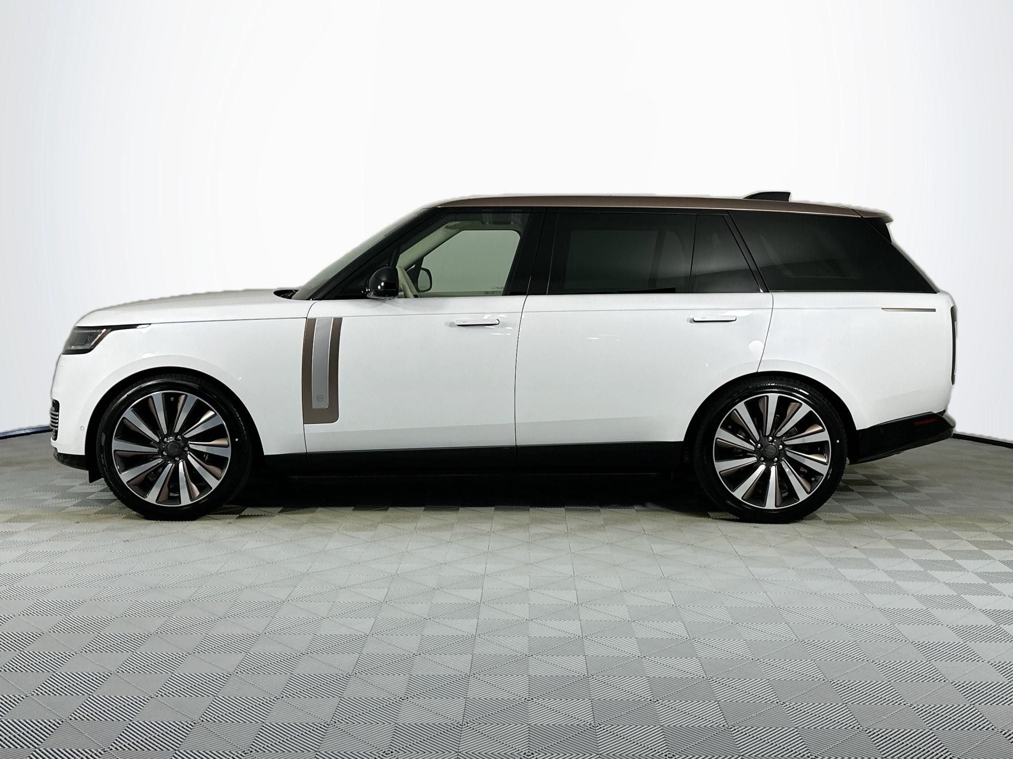 2026 Land Rover Range Rover SV LWB