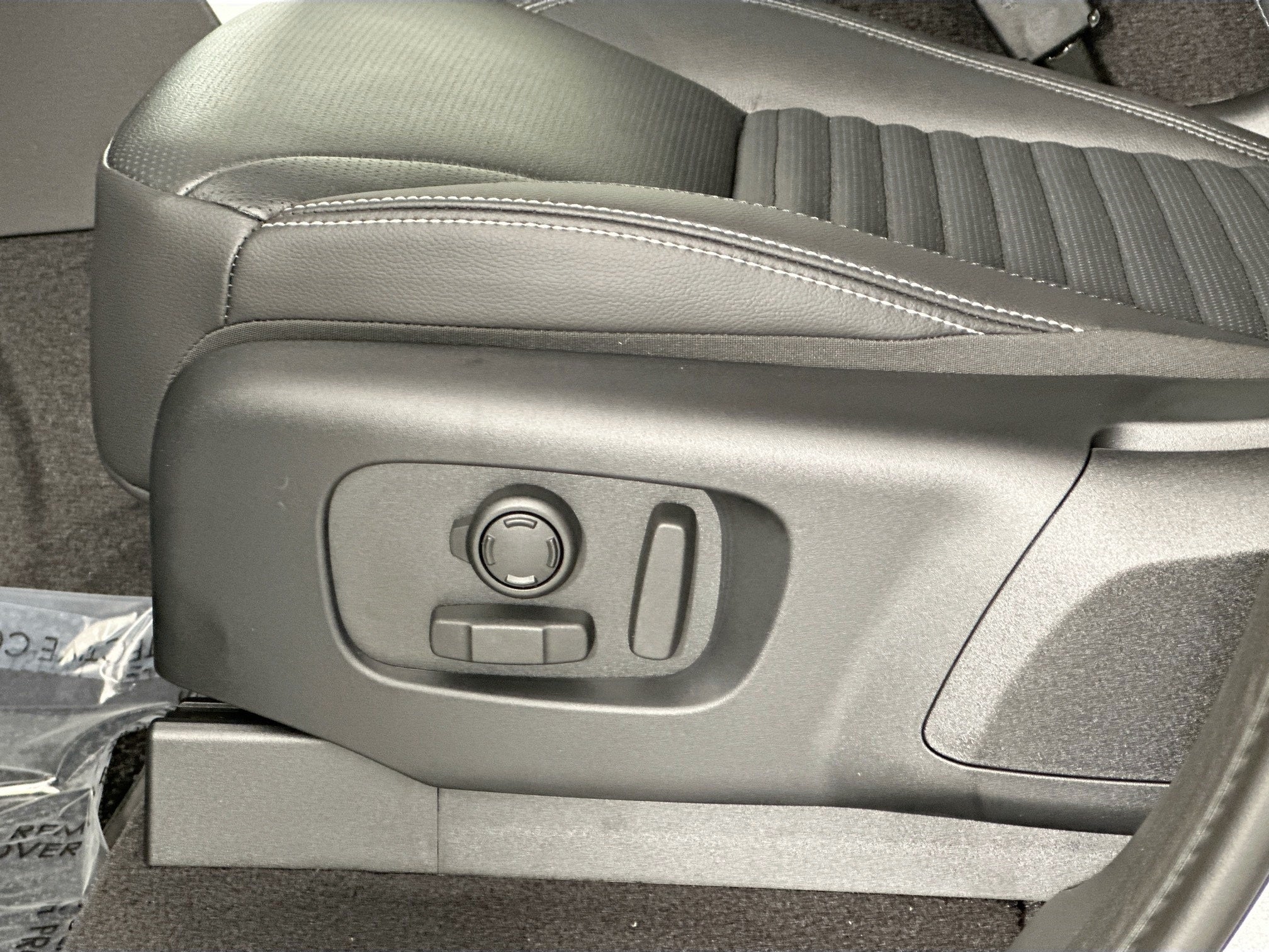 2025 Land Rover Discovery S