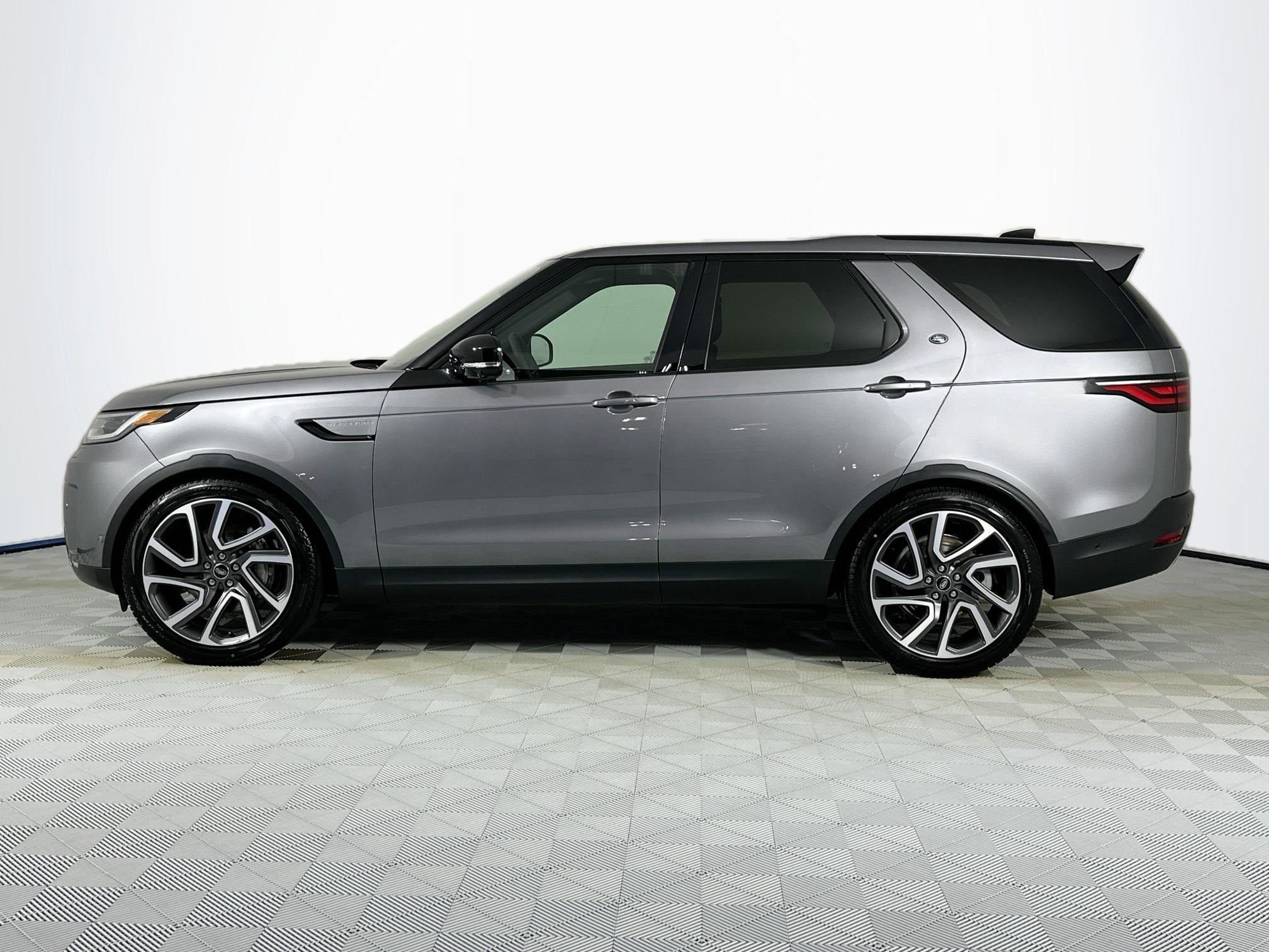 2025 Land Rover Discovery S