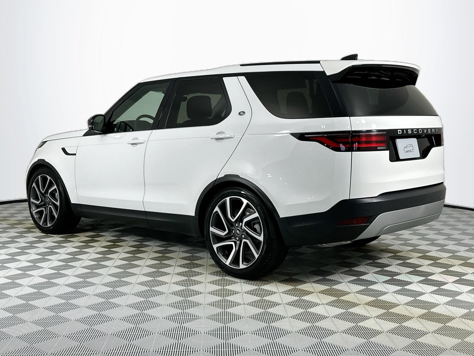2025 Land Rover Discovery S